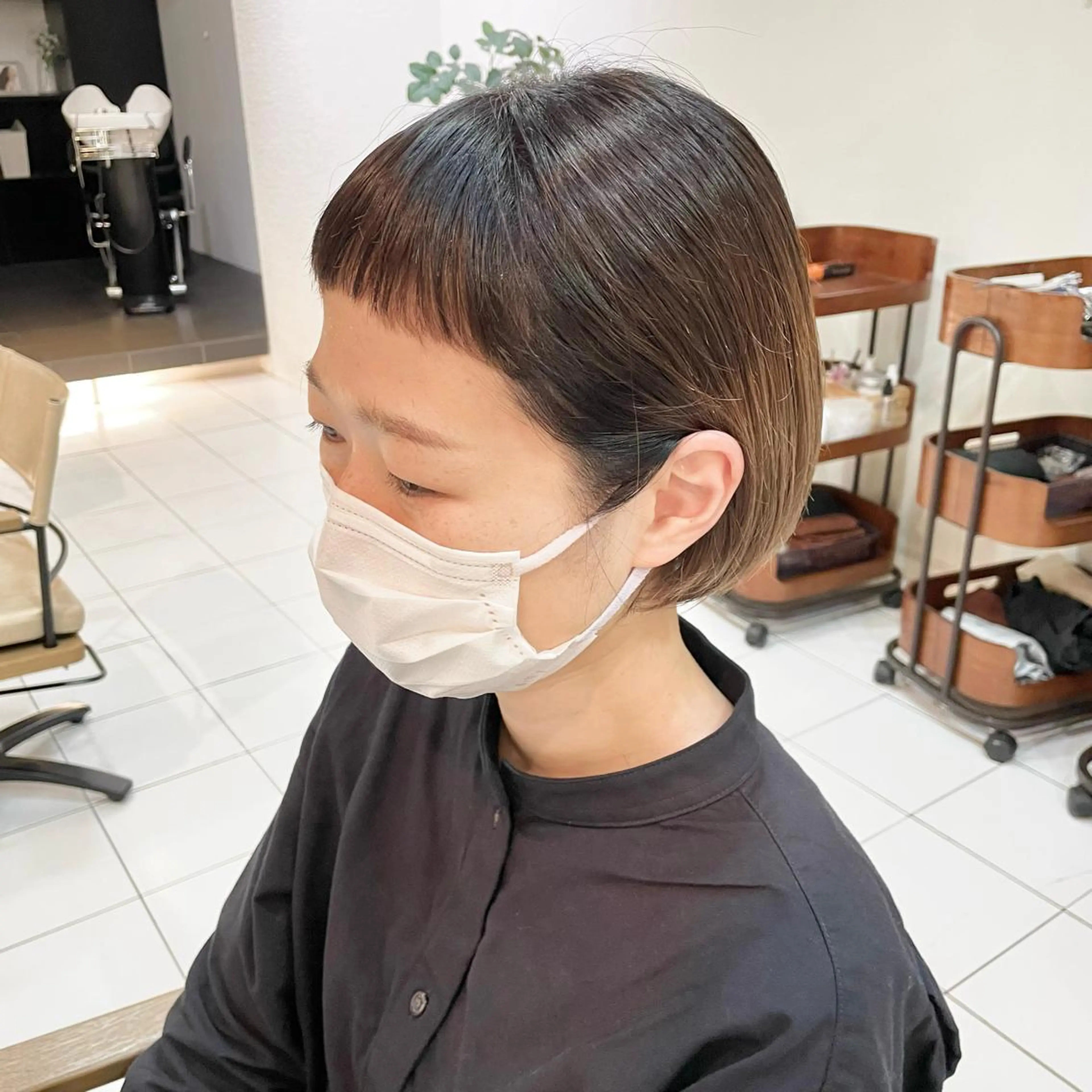 ショート カラー ブリーチ グラデーションカラー ボブ ワイドバング 透明感カラー/ 寺田千雅子のヘアスタイル