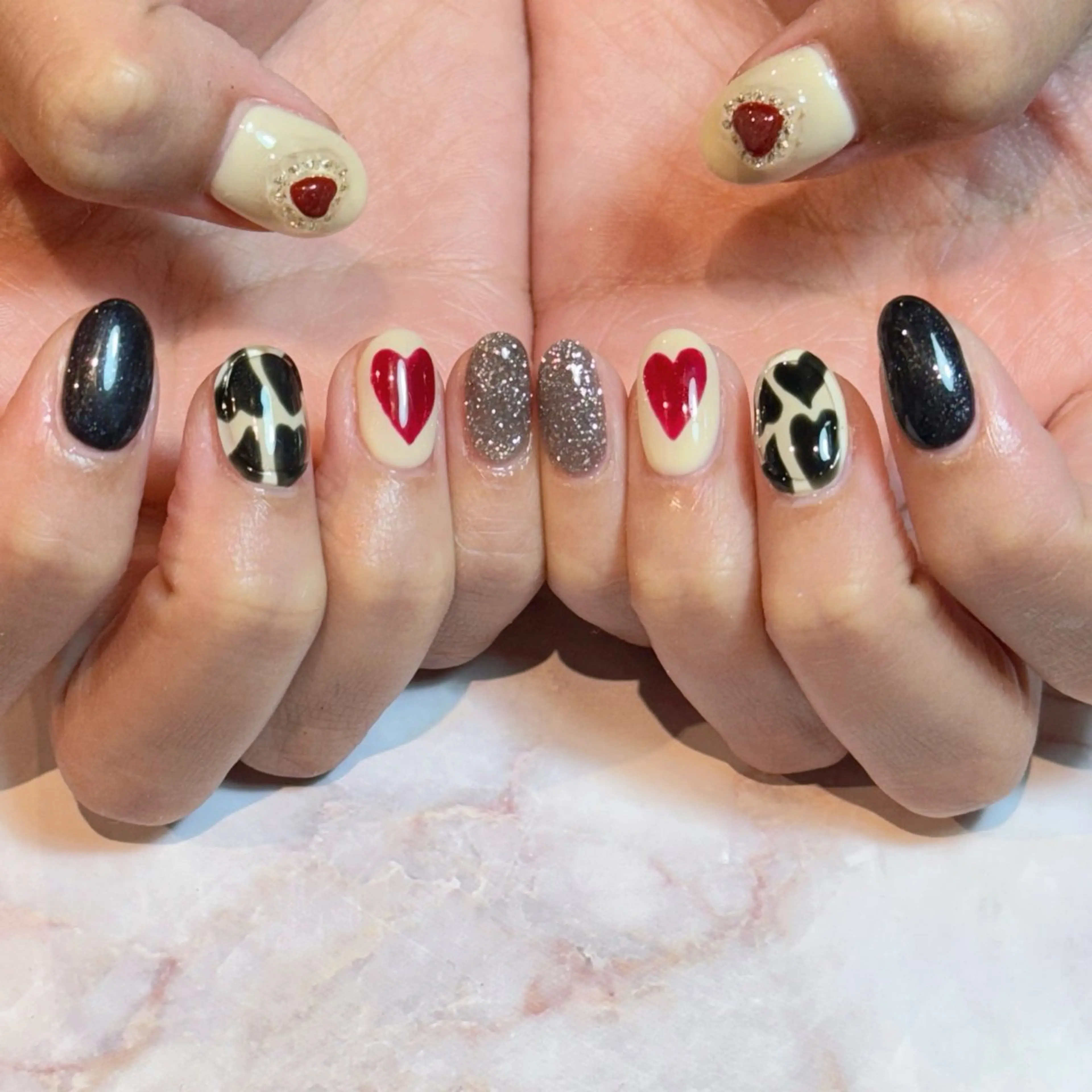 ネイル アートネイル ハート ハンドネイル brodia nails m_riのネイルデザイン