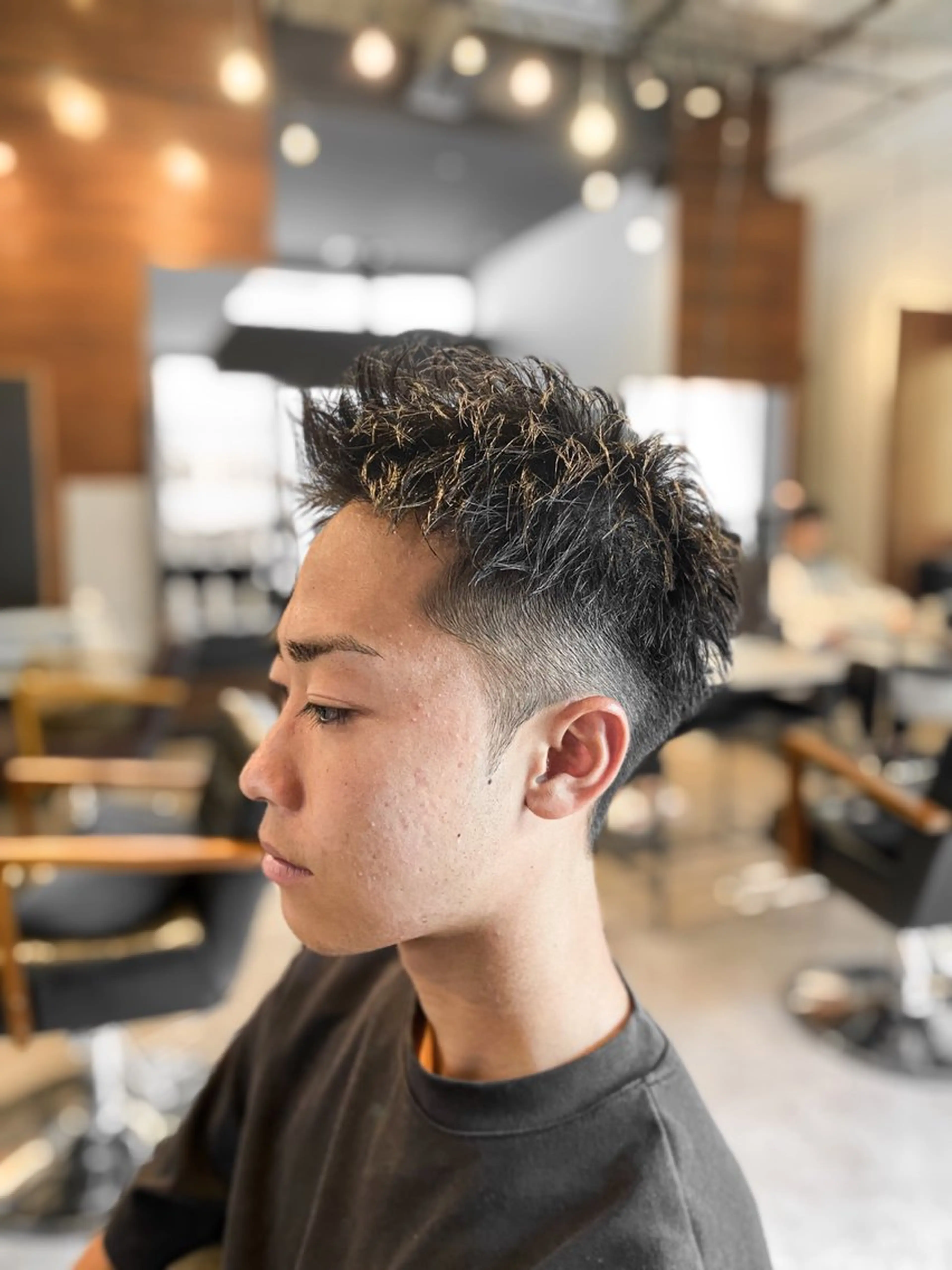 ショート メンズ キッズ メンズブリーチ ビジネス センターパート フェードカット メンズハイライト IRIE HAIR DESIGN所属・IRIE⚡️メンズ/ パーマ⚡️北川聖也のヘアスタイル