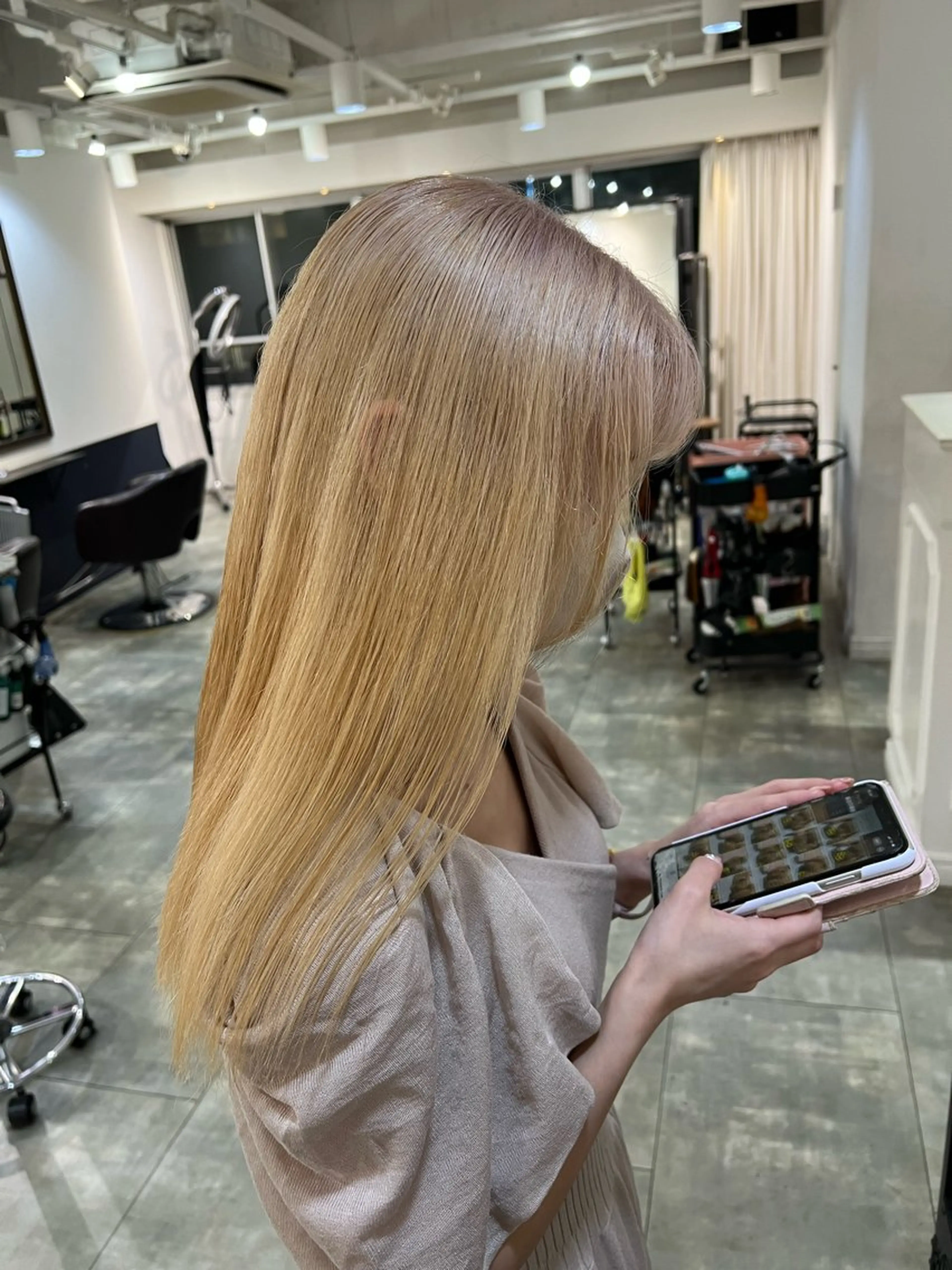 ロング カラー ケアブリーチ/ili 村上佳那多のヘアスタイル