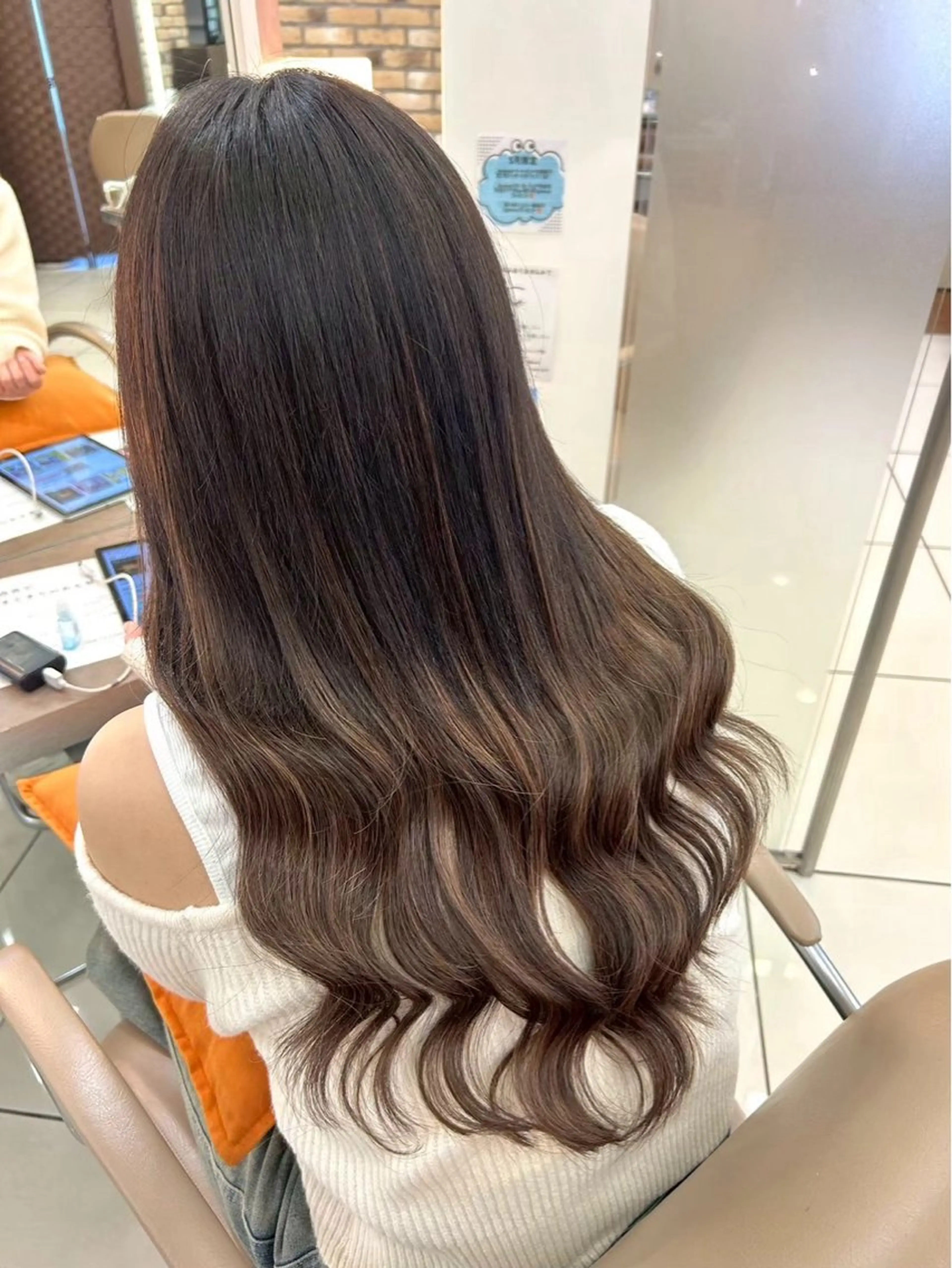 ロング カラー ヘアカラー エクステ 羽エクステ/シール エクステ/横浜駅5分のヘアスタイル
