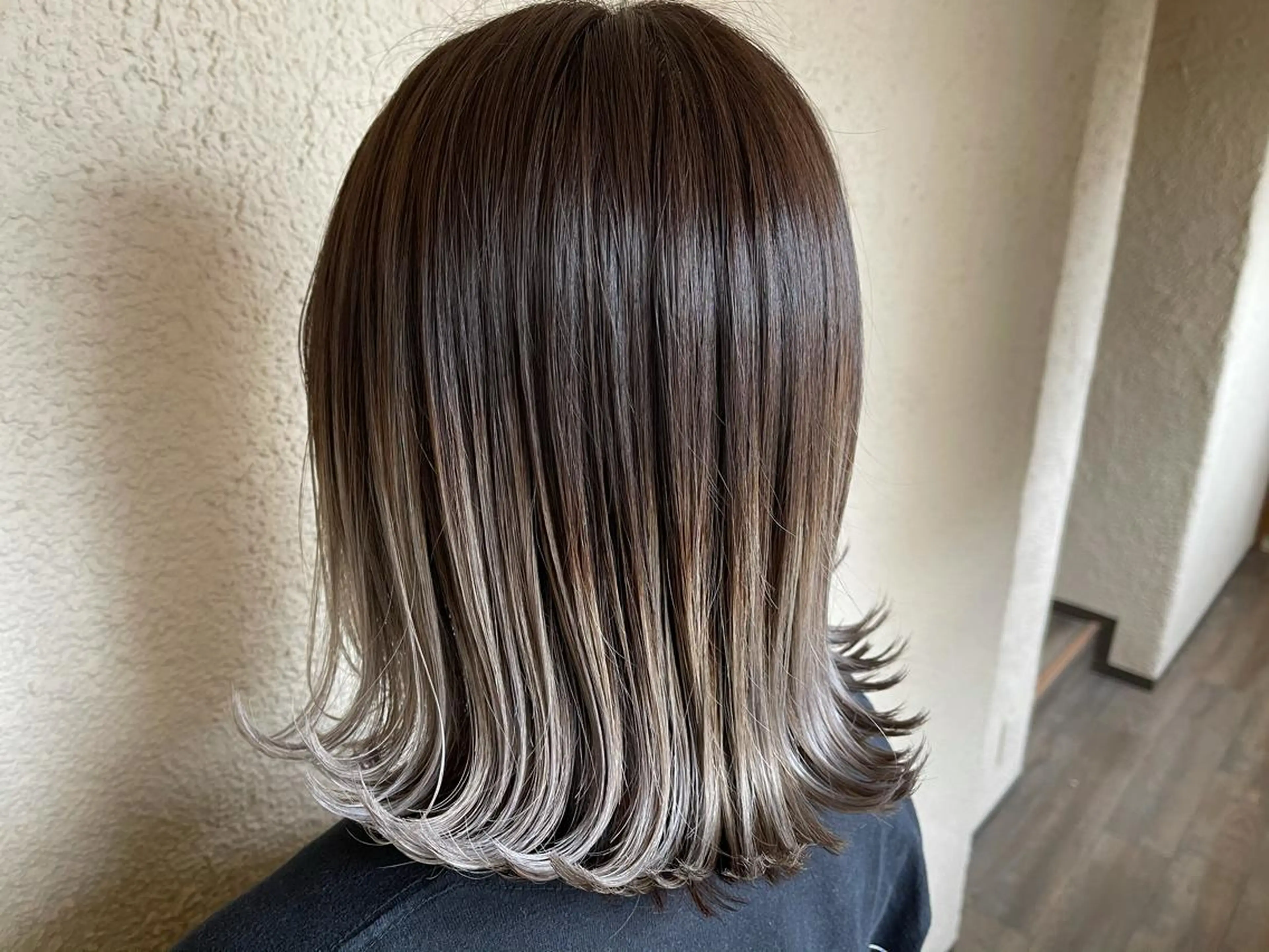 ミディアム カラー ブリーチ 磧本 祐里恵のヘアスタイル