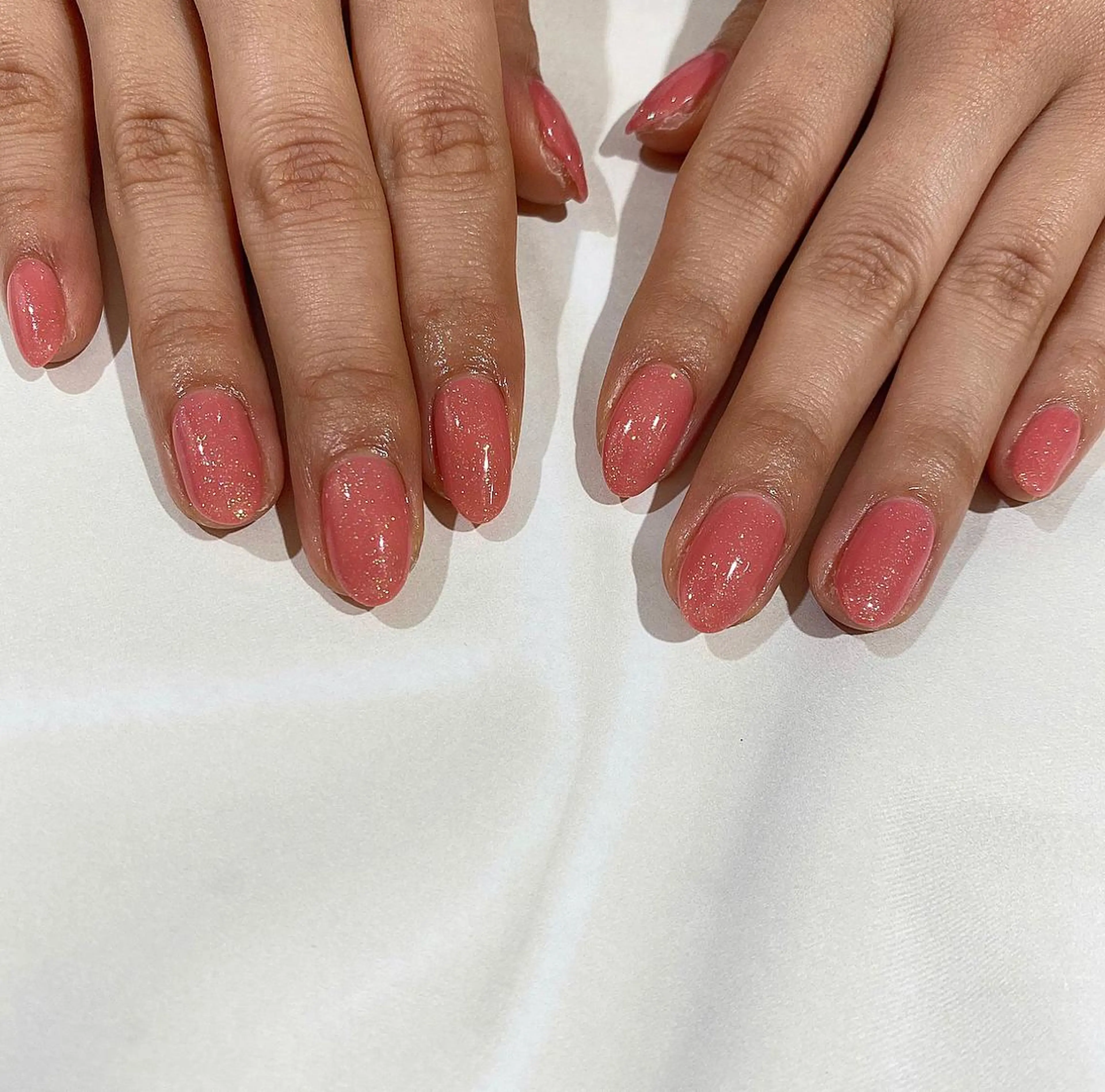 ネイル オーロラネイル ラメ(グリッター) ピンク 椎葉 麻里矢のネイルデザイン