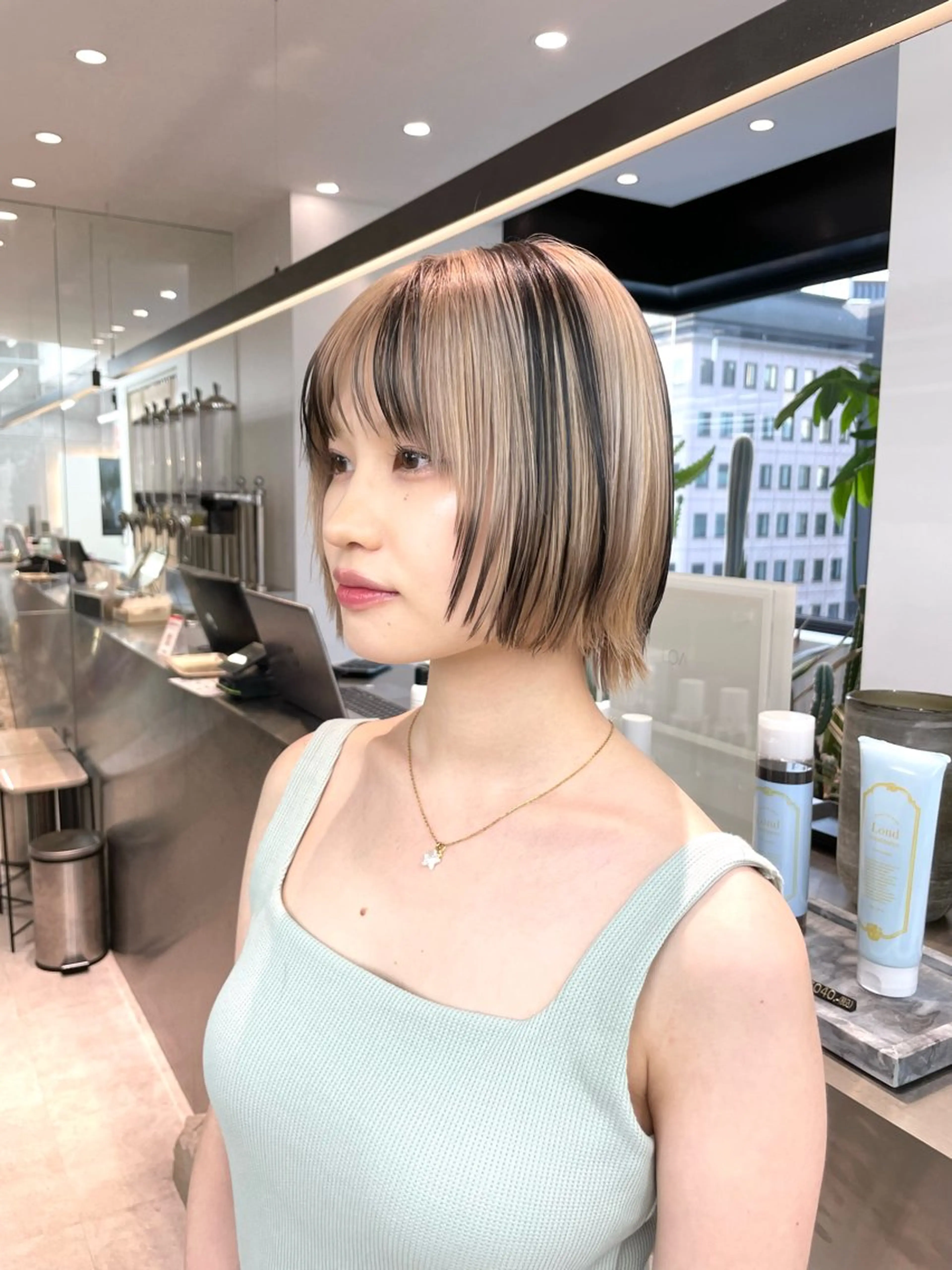 ショート カラー ボブ ウルフカット ウルフボブ ♥️ブリーチ/ボブ/ レイヤー♥️maiのヘアスタイル