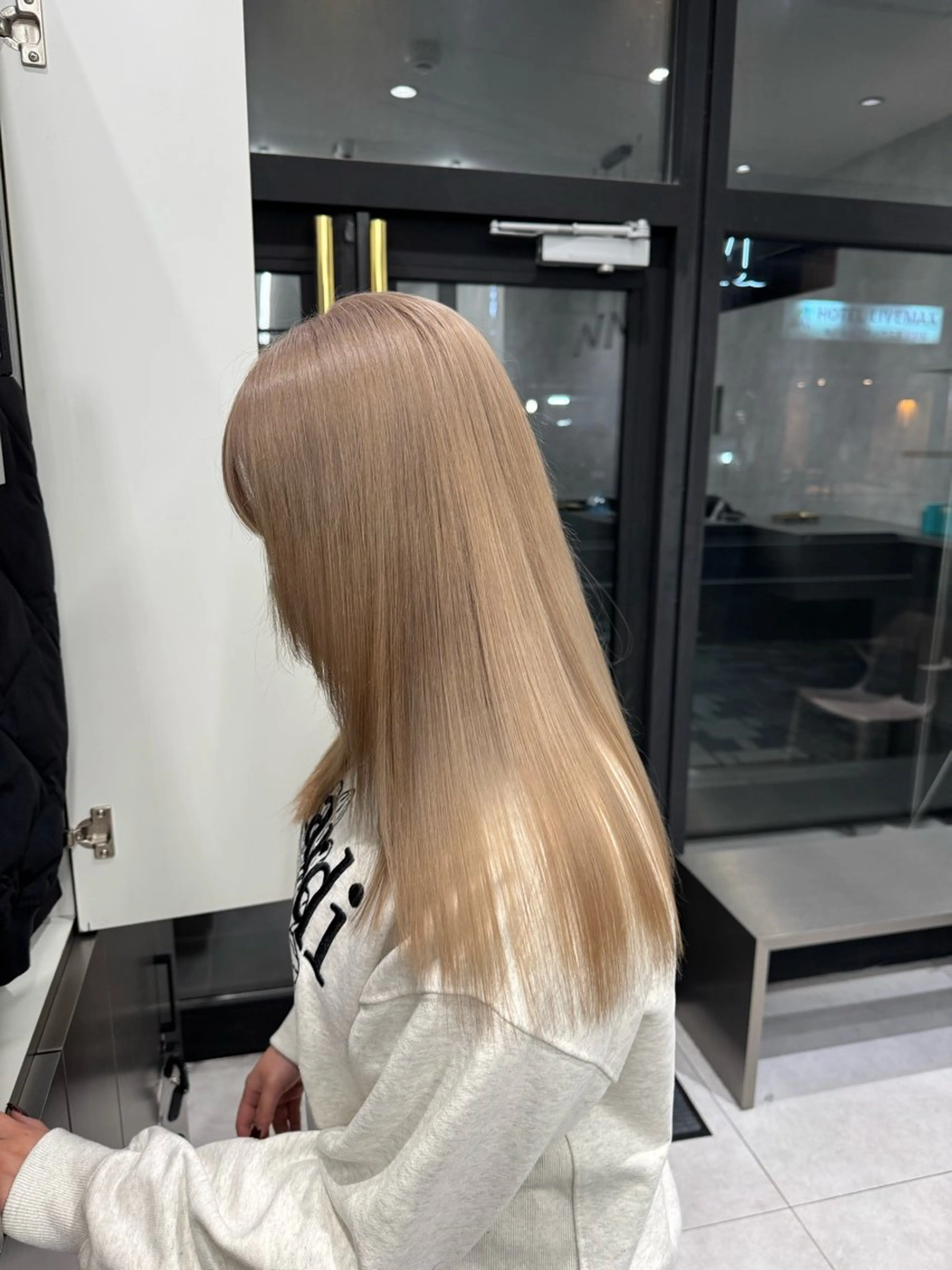 カラー ブリーチ 𝐥𝐚𝐲𝐞𝐫 韓⛓️ ブリーチのヘアスタイル