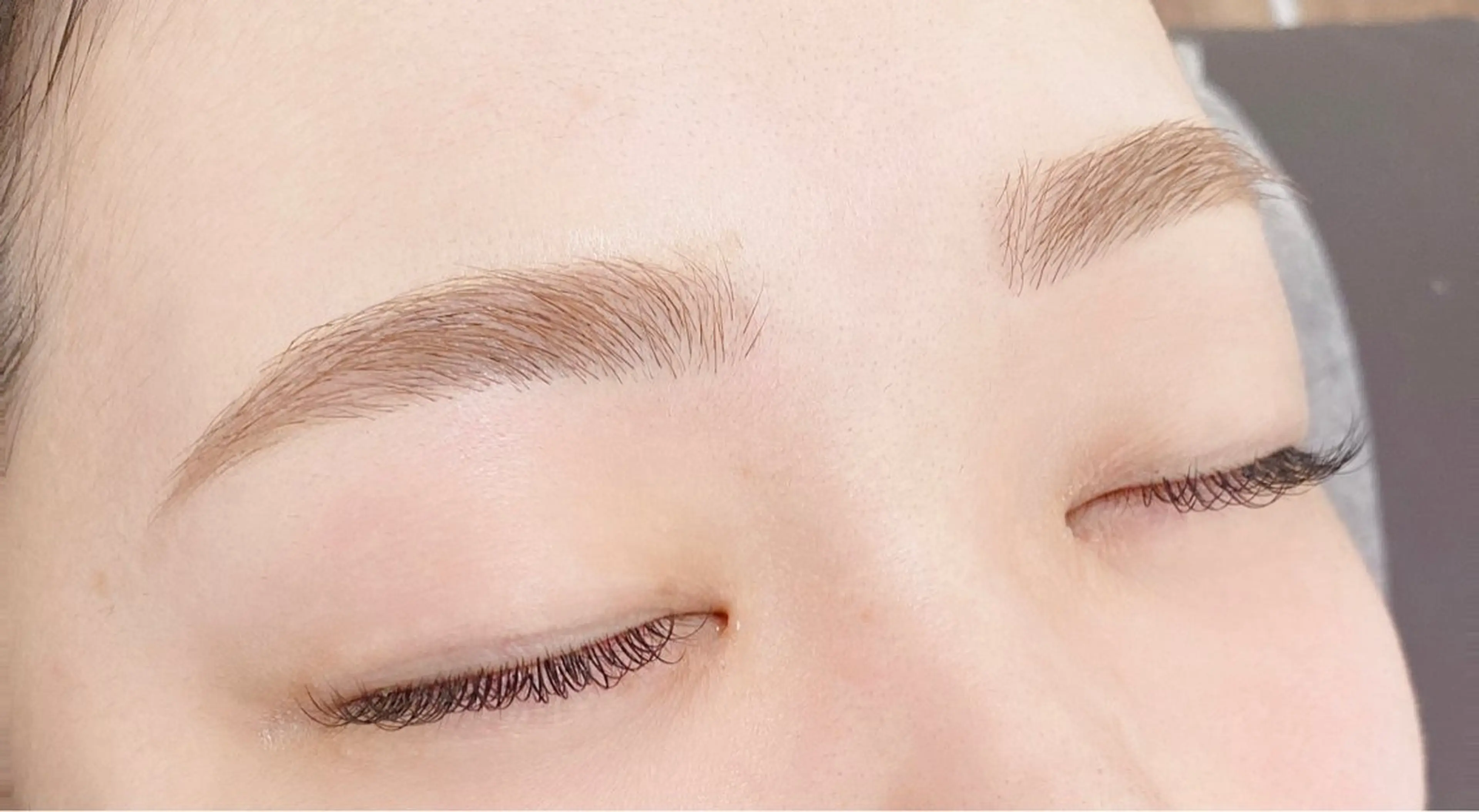 アイブロウwaxスタイリングの写真