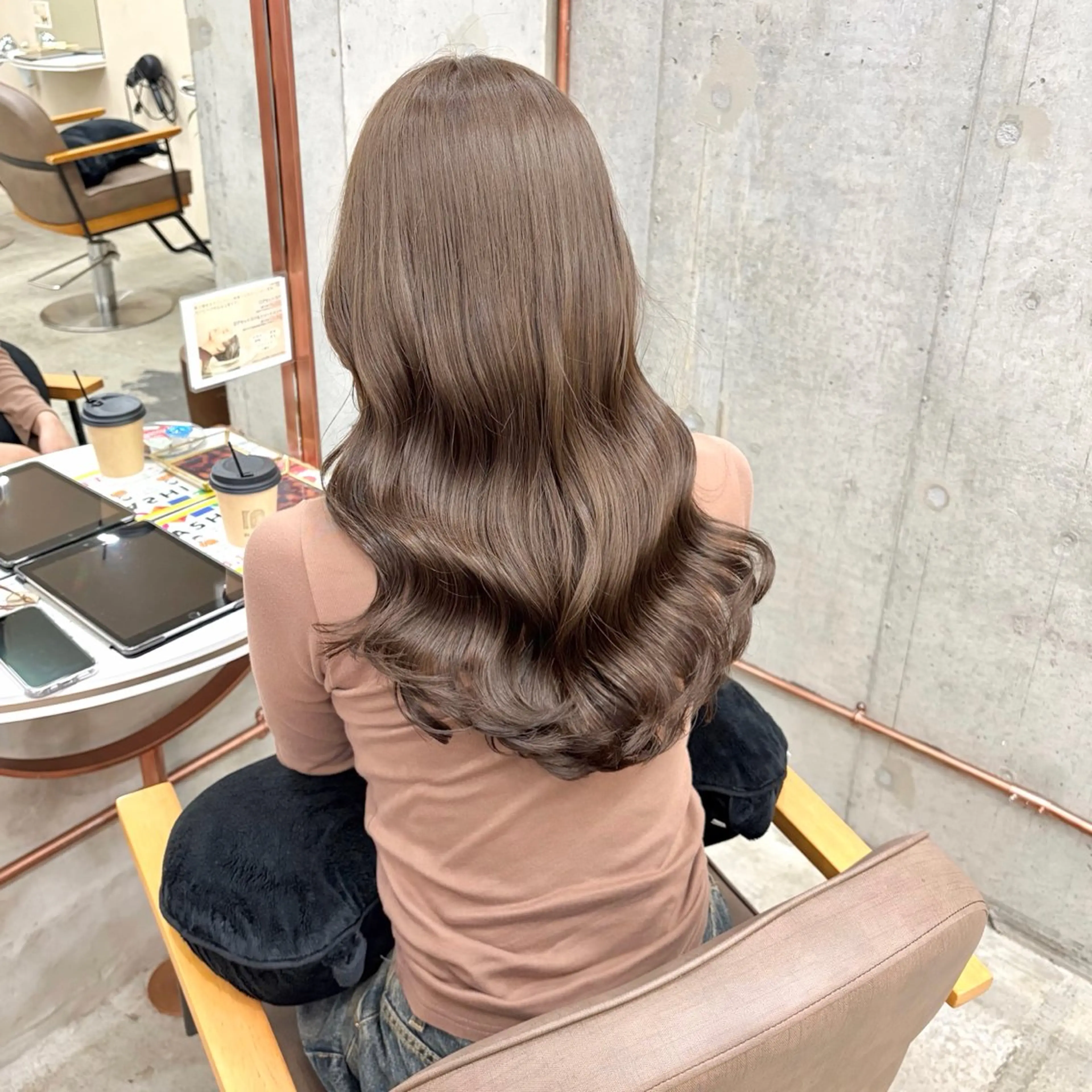 ロング カラー ベージュカラー ブラウンカラー ブラウンベージュ カット ヘアカラー トリートメント noii / 伊藤 愛莉のヘアスタイル