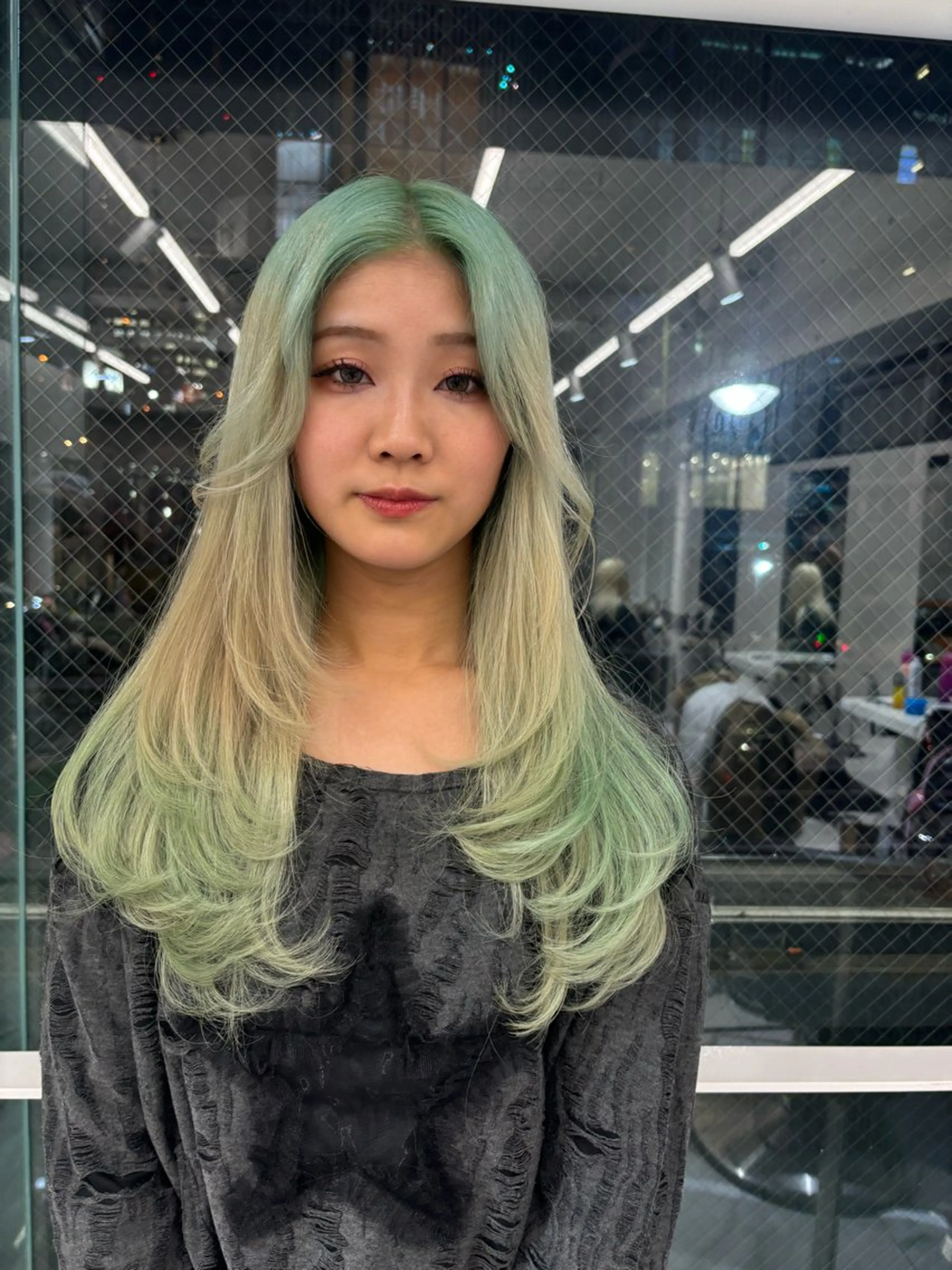 ロング カラー デザインカラー ヘアカラー 🩶大人韓国ヘア 渋谷/Satsukiのヘアスタイル