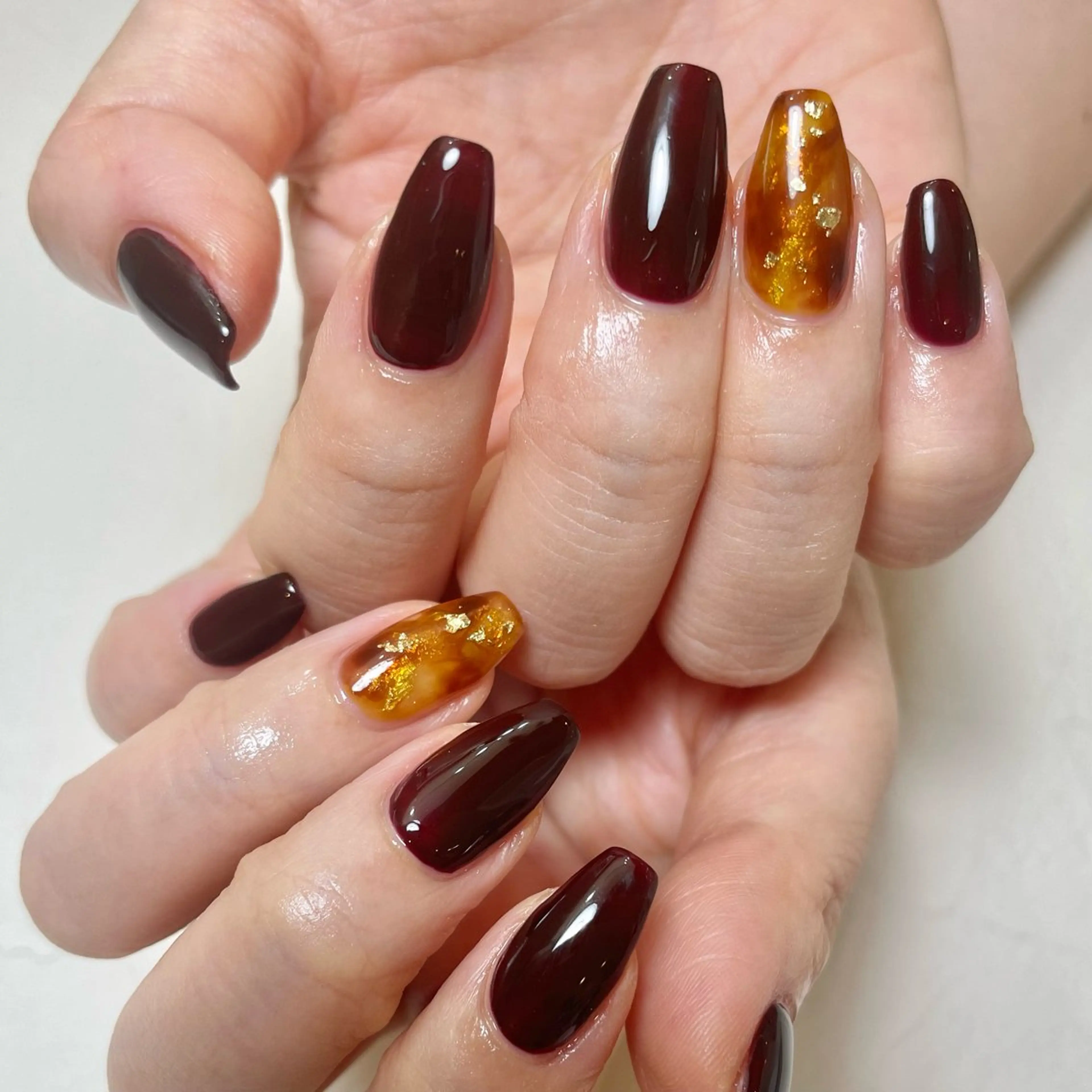 ネイル アートネイル べっ甲ネイル ワンカラーネイル ハンドネイル lieu pre🌿 *高橋*のネイルデザイン