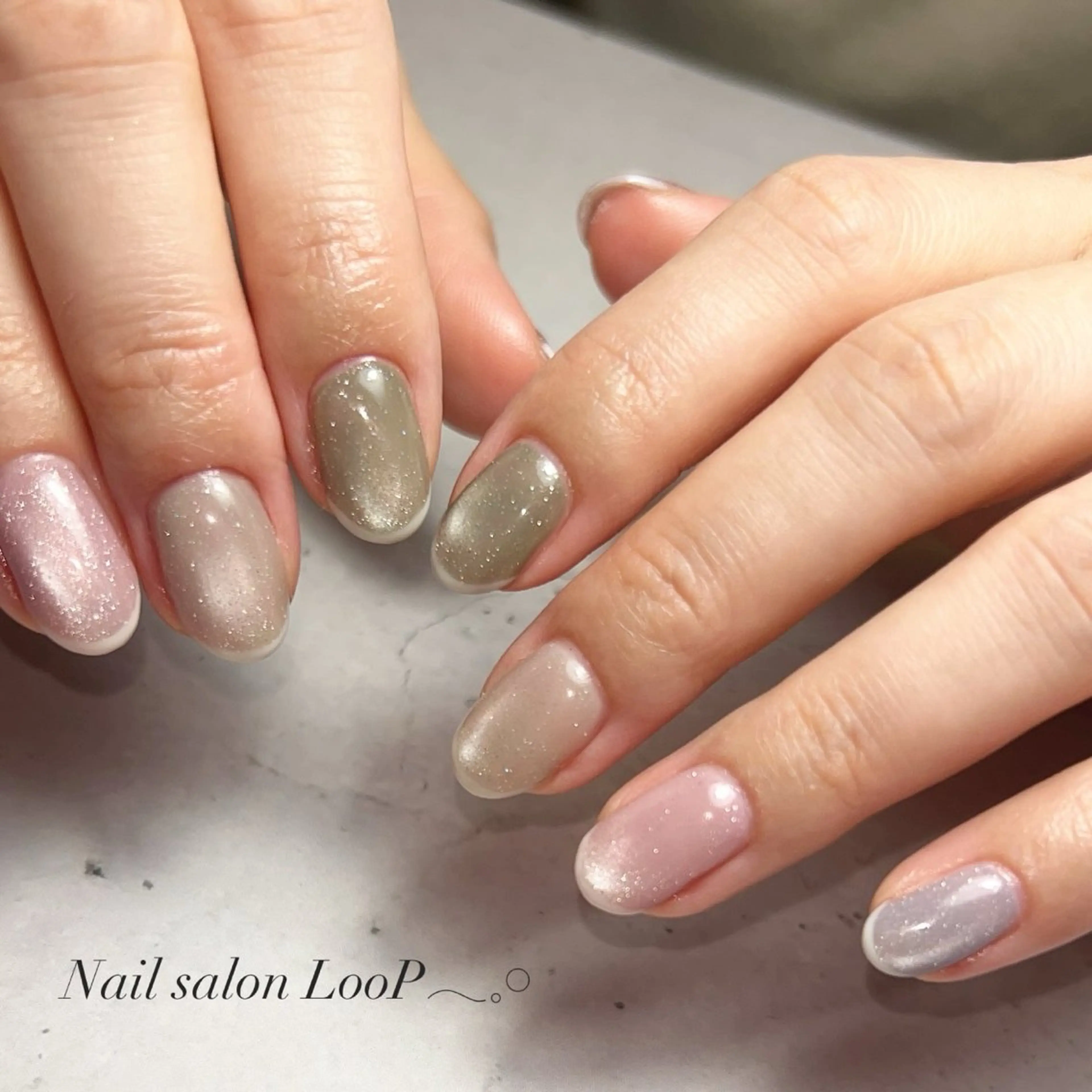 ネイル マグネットネイル オフィスネイル ハンドネイル LooP - RECO-のネイルデザイン