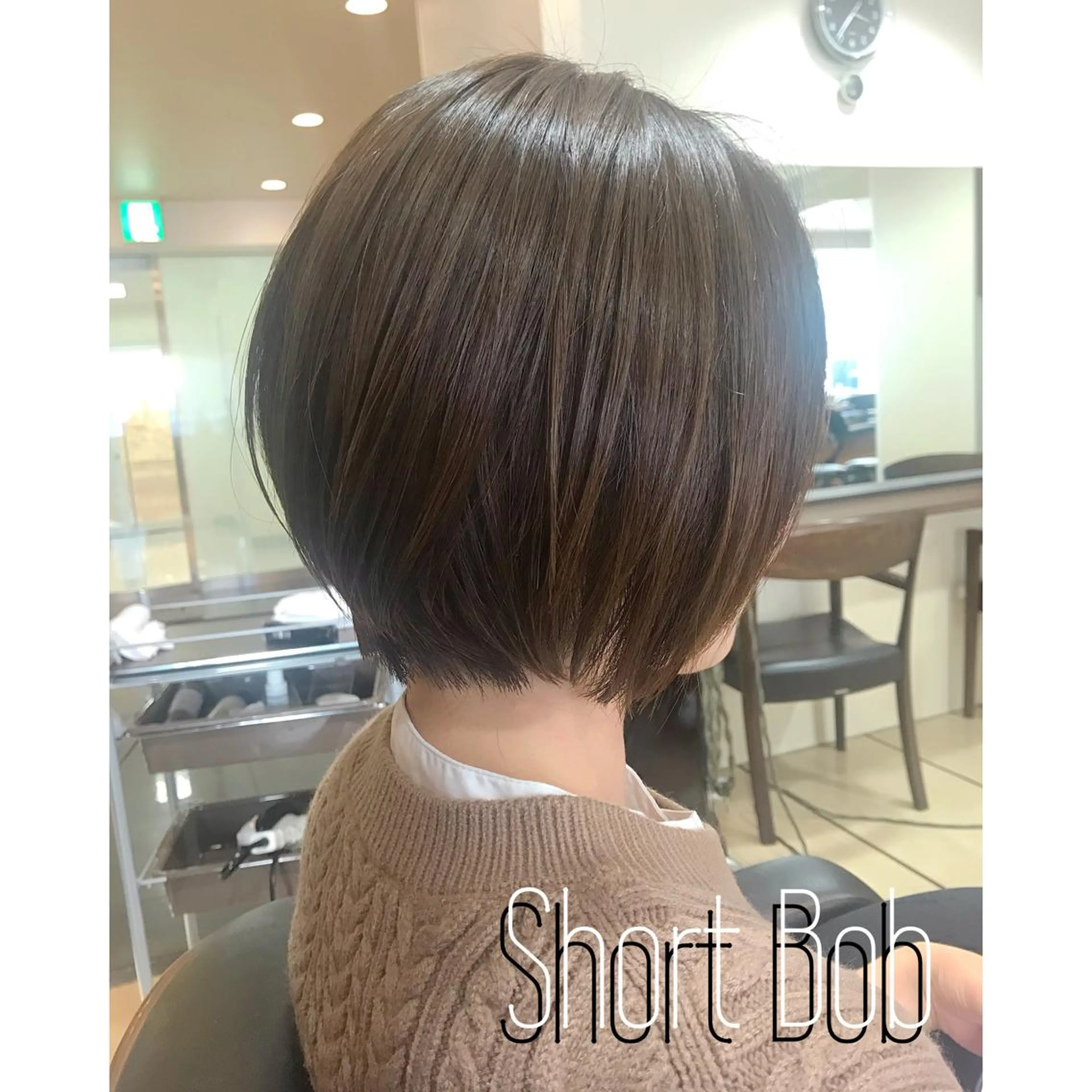 ショート カラー ショートボブ 丸みショート アッシュ ボブ ショートヘア カット ヘアカラー トリートメント チーフデザイナー 若林　麻衣のヘアスタイル