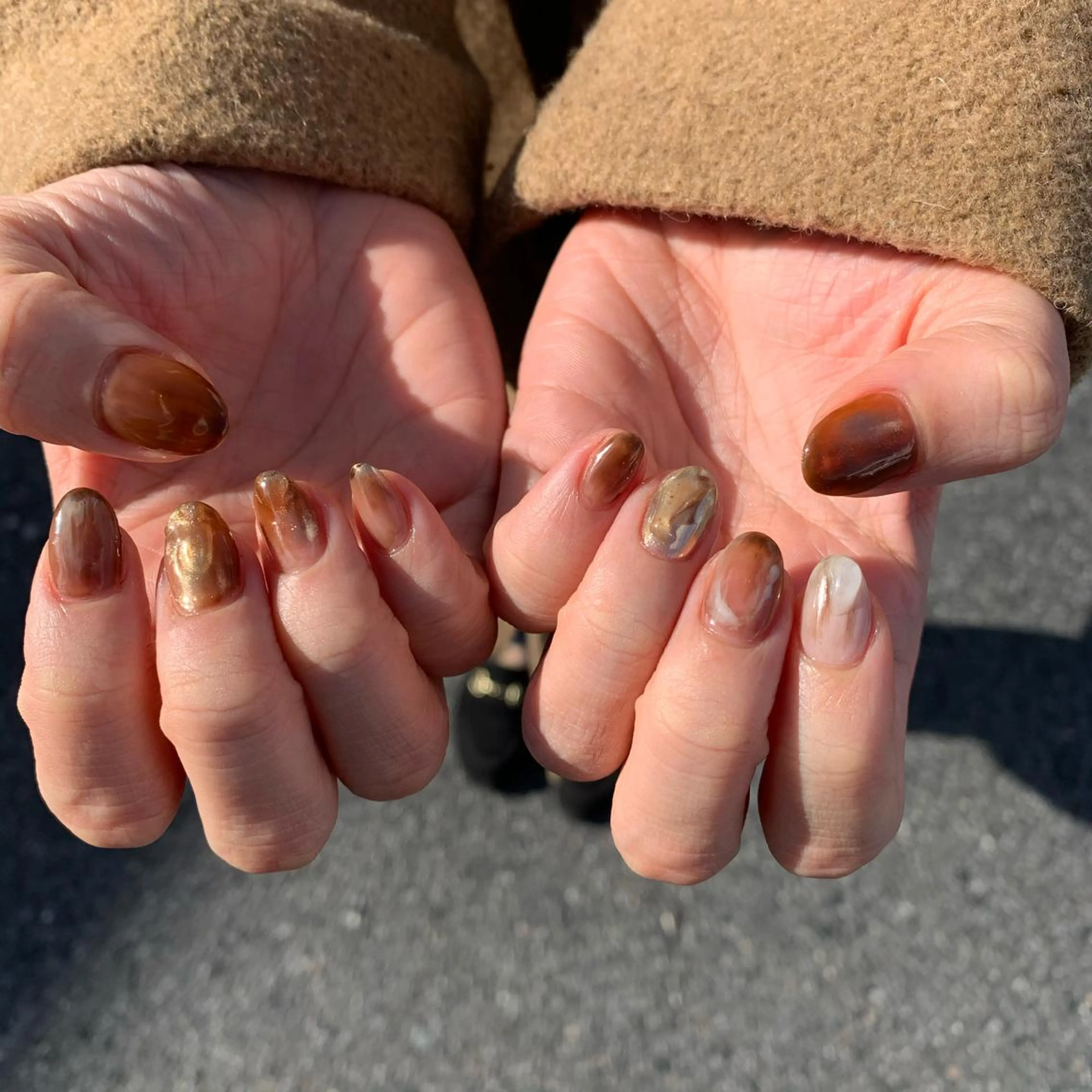 ネイル ブラウン 持ち込み ハンドネイル 佐藤 穂乃香のネイルデザイン