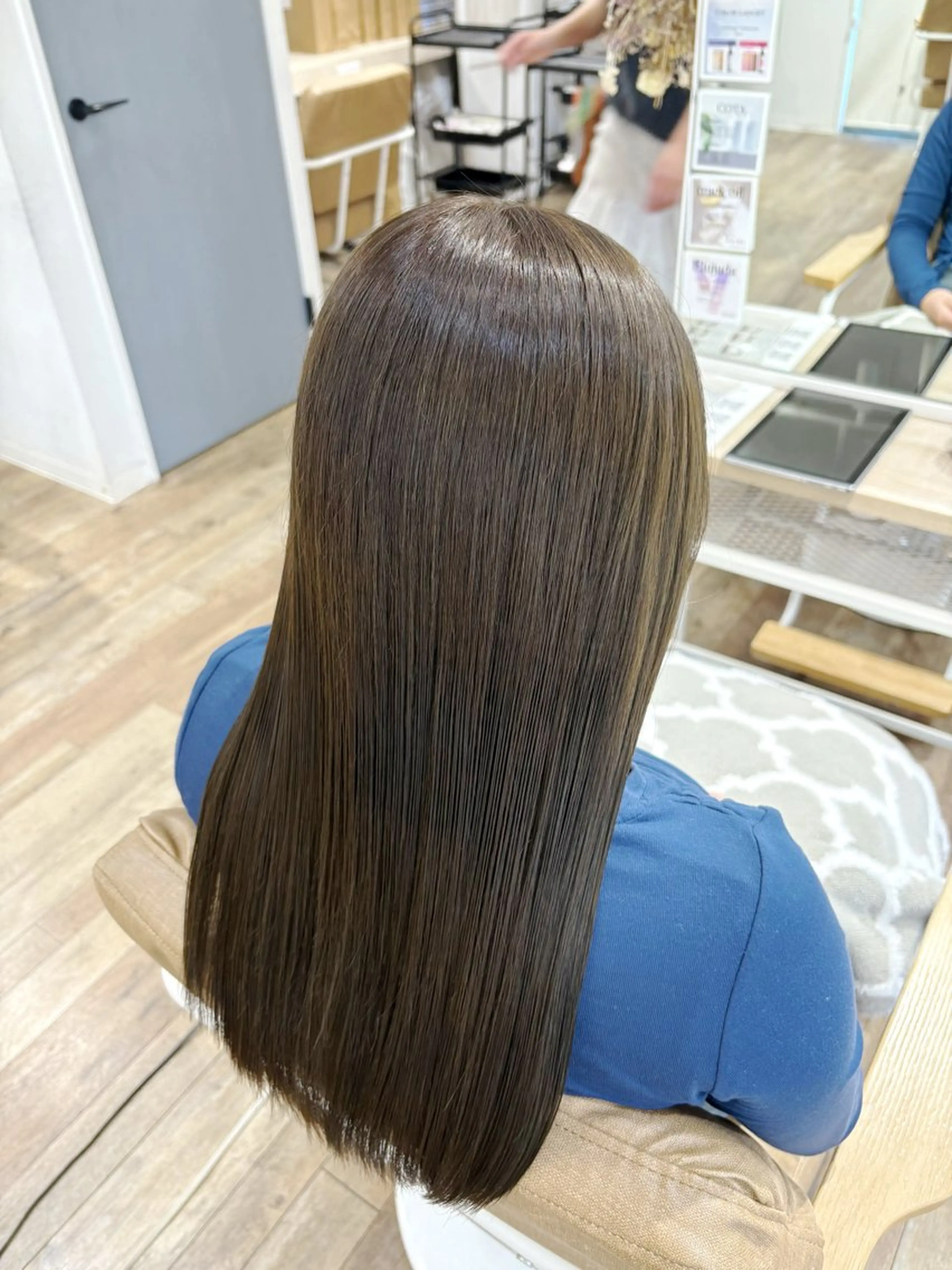 ロング カラー ベージュカラー オリーブベージュ カット ヘアカラー トリートメント ブラウンカラー 🫧tomoka🫧のヘアスタイル