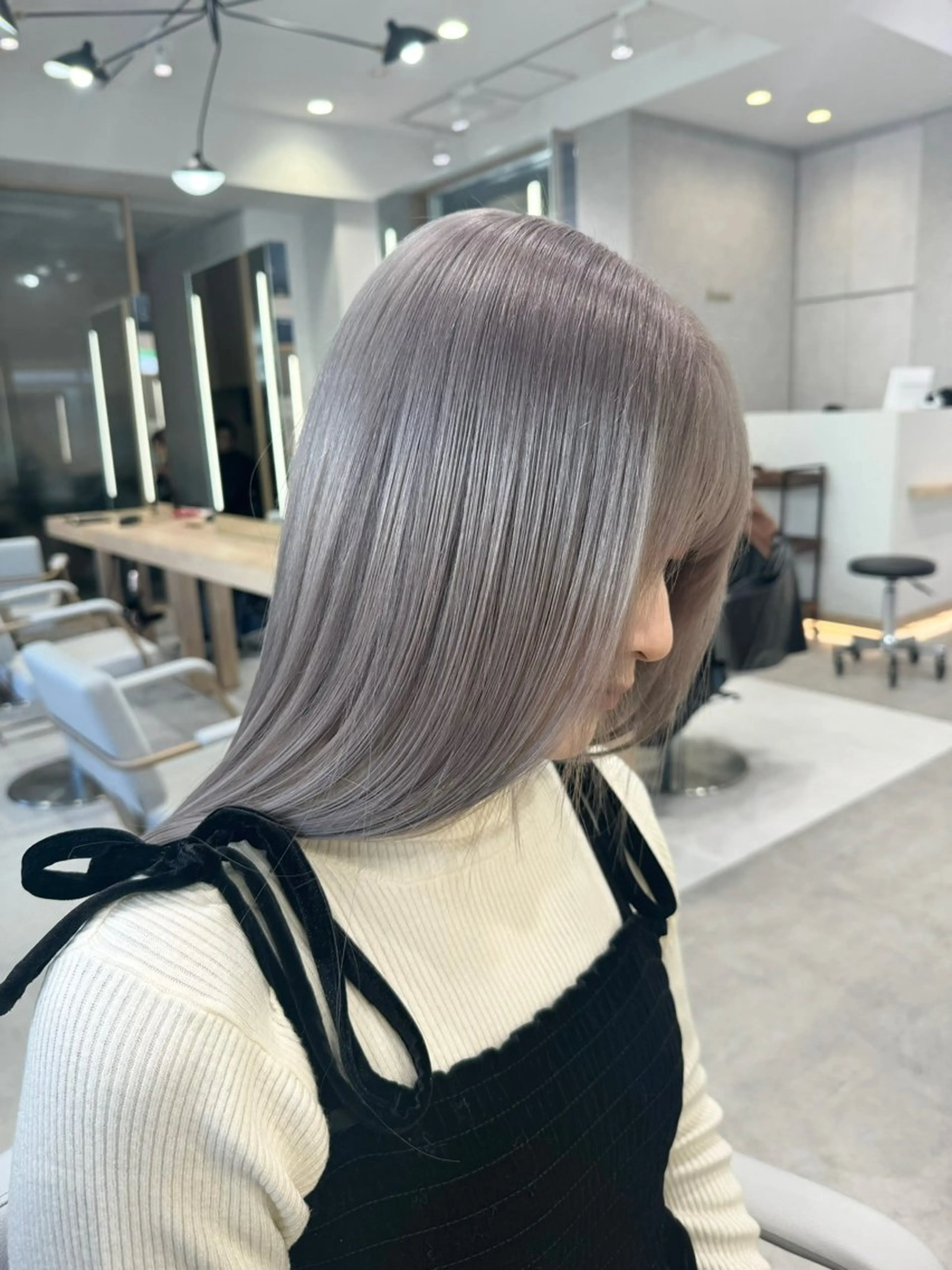 カラー シルバー ホワイトシルバー ヘアカラー トリートメント 《ブリーチ/赤み消し /髪質改善》若松良樹のヘアスタイル