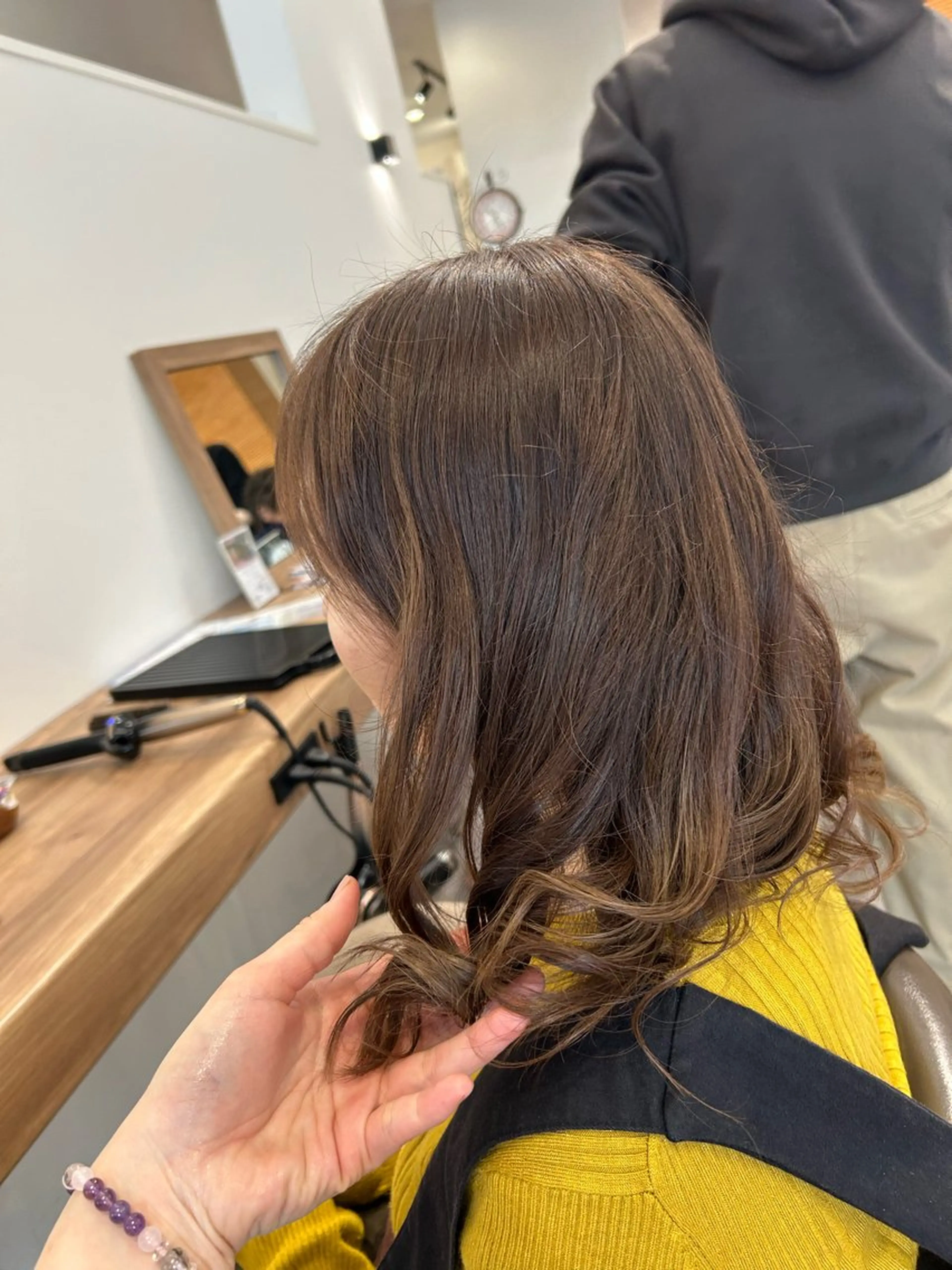 ミディアム カラー riddle hair(駒生)所属・山越 美裕樹のヘアスタイル