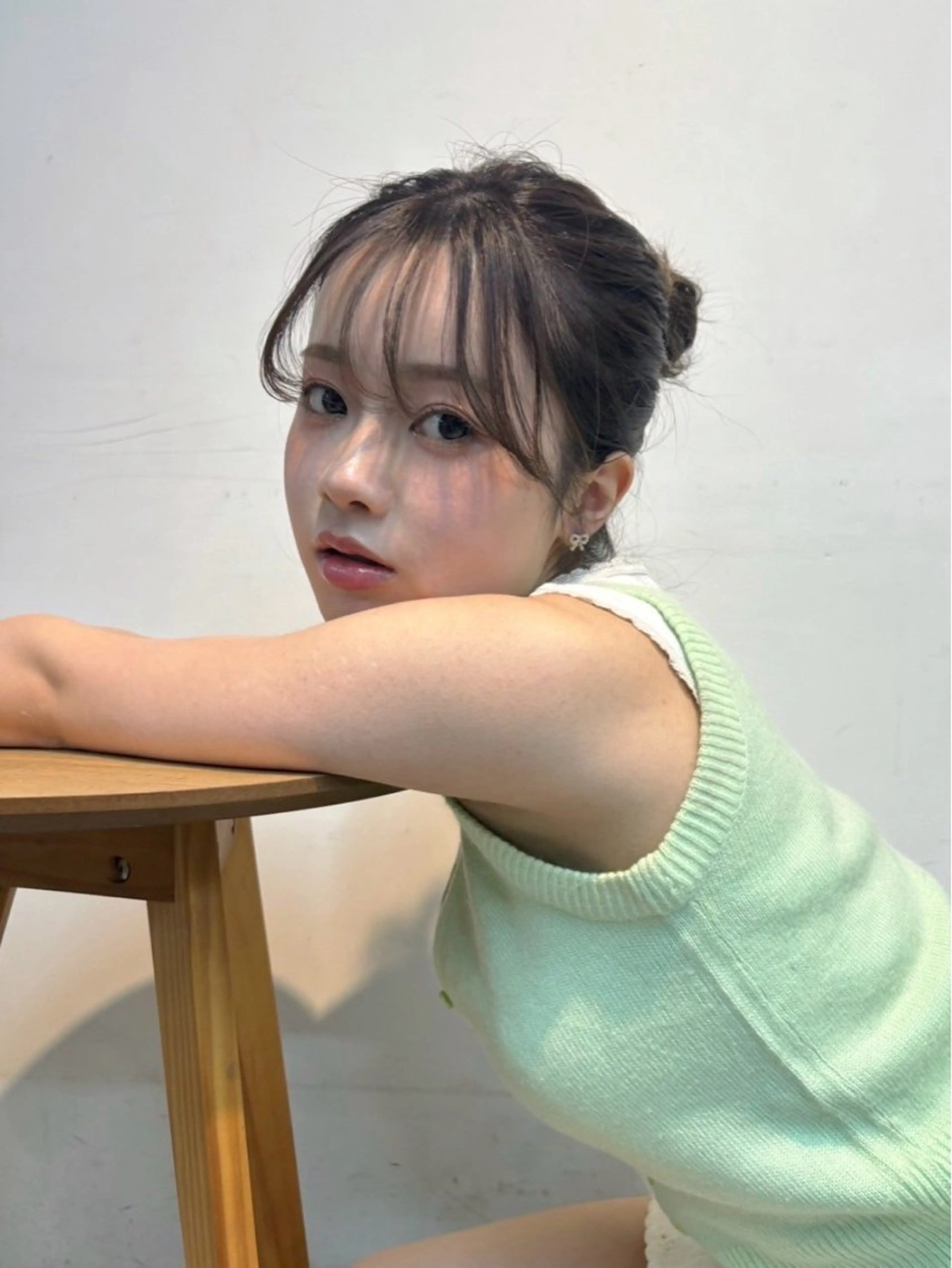 ミディアム お団子ヘア 林　蓮／レイヤー /透明感カラーのヘアスタイル