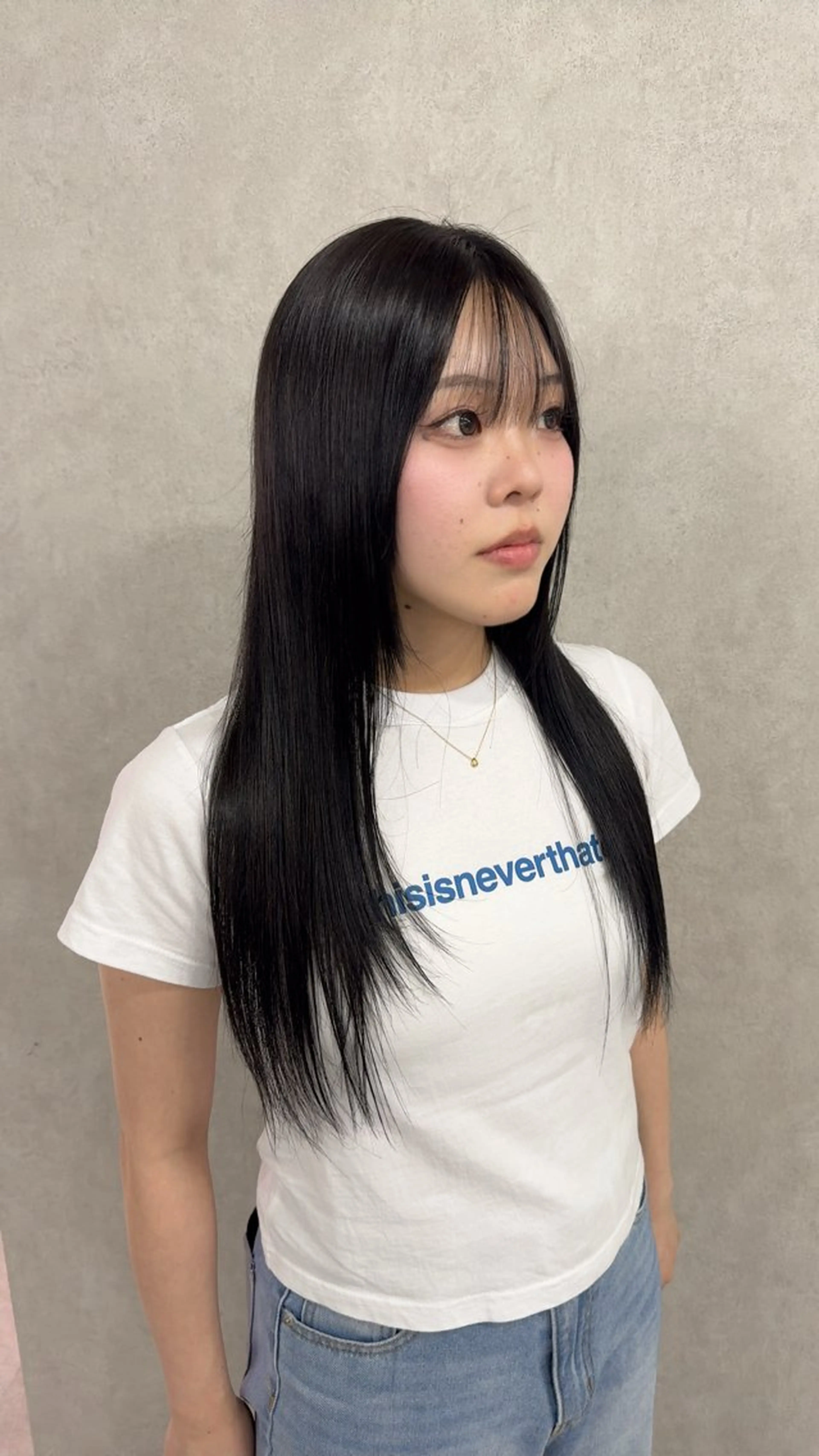 ロング カラー アッシュ アッシュブラウン ベージュカラー 黒髪 ブリーチ カット ヘアカラー トリートメント 赤み無し柔らかカラー 【梅田】madokaのヘアスタイル