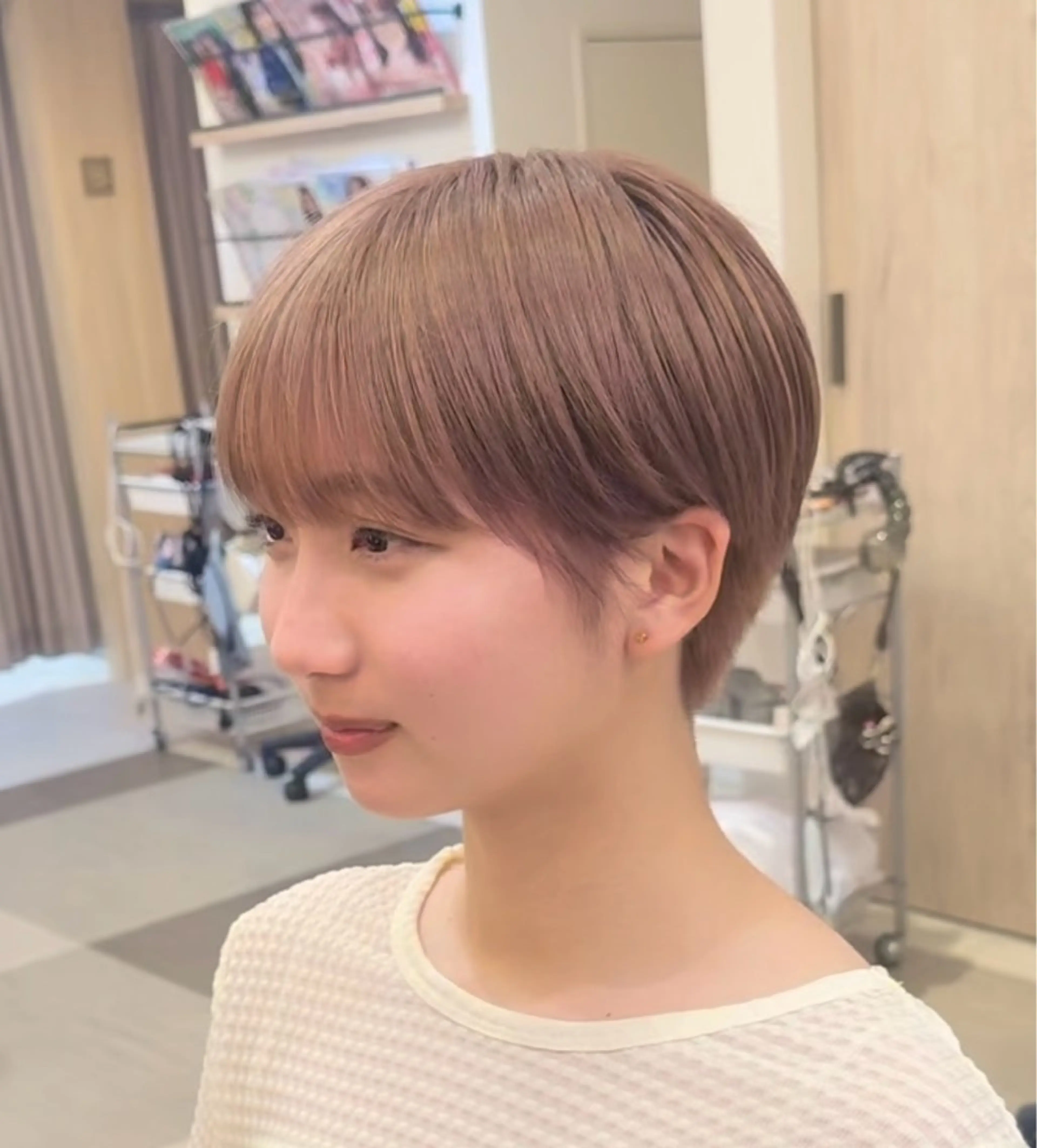 ショート カット ガレリアエレガンテ名駅店所属・【ショート/ボブ 丸みショート】深萱のヘアスタイル