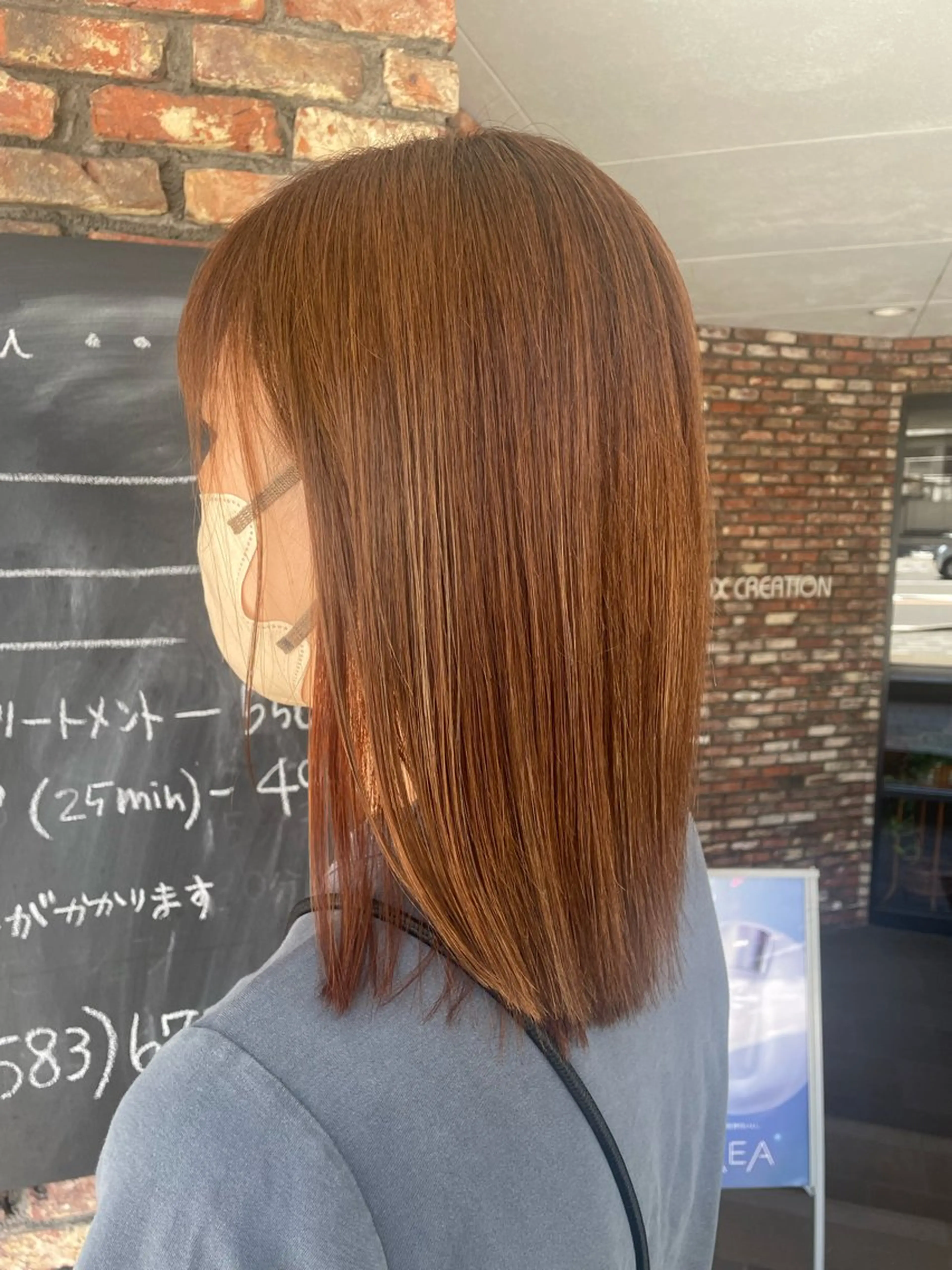 カラー ブリーチ ブリーチなしカラー オレンジ ショート 顔周りレイヤー/マオのヘアスタイル