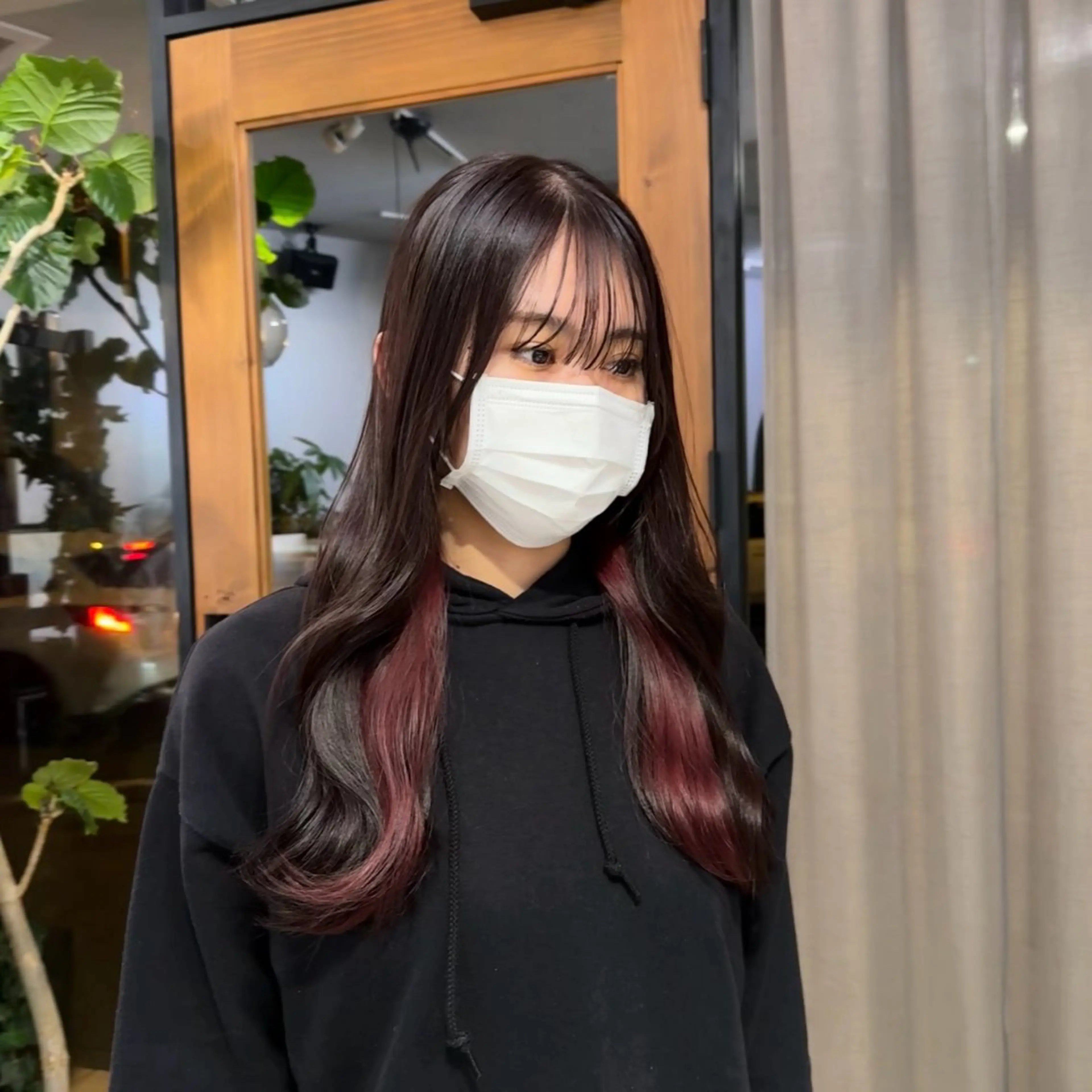 ロング カラー インナーカラー ヘアカラー 吉田 葉音のヘアスタイル