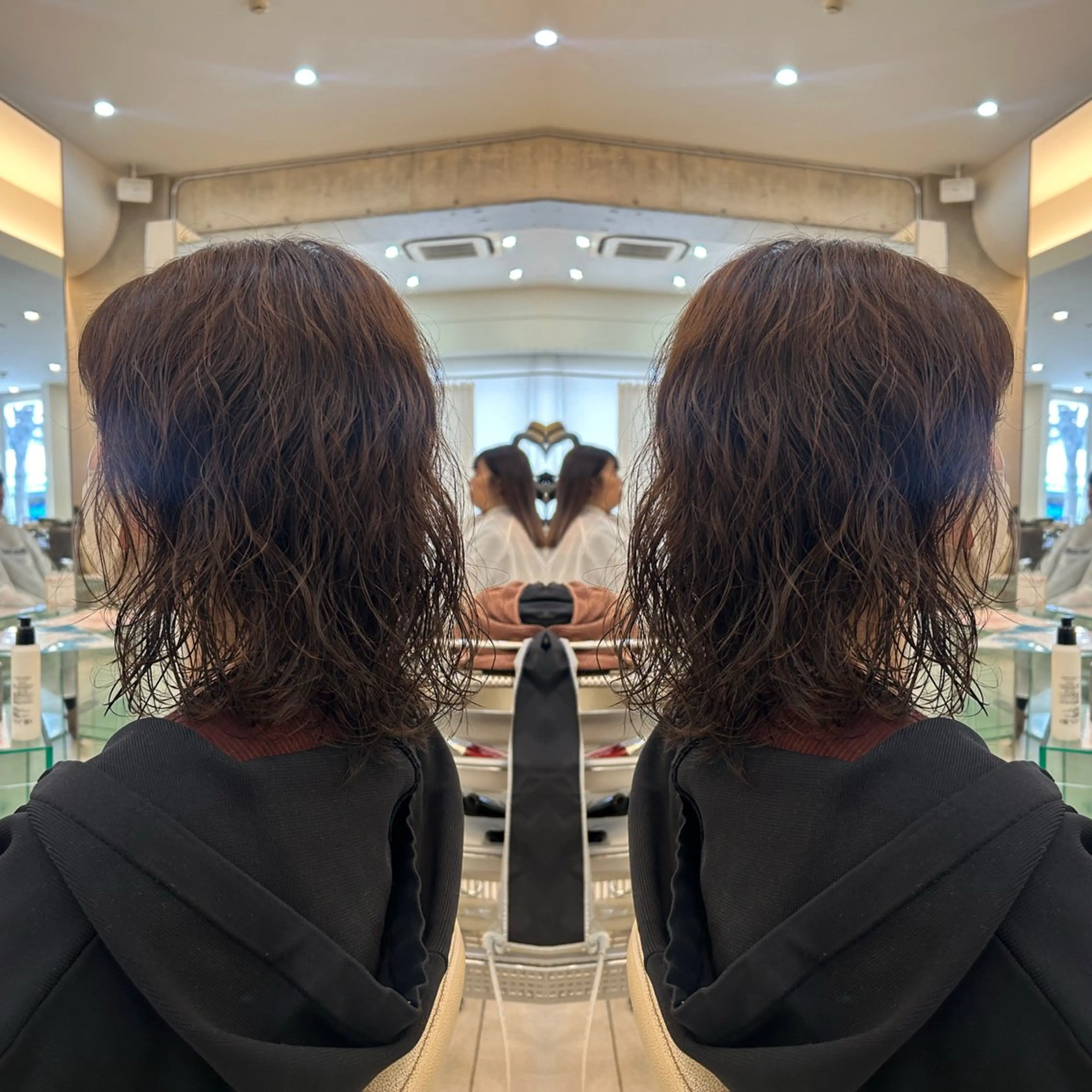 ミディアム カット パーマ 似合わせ アヤナのヘアスタイル