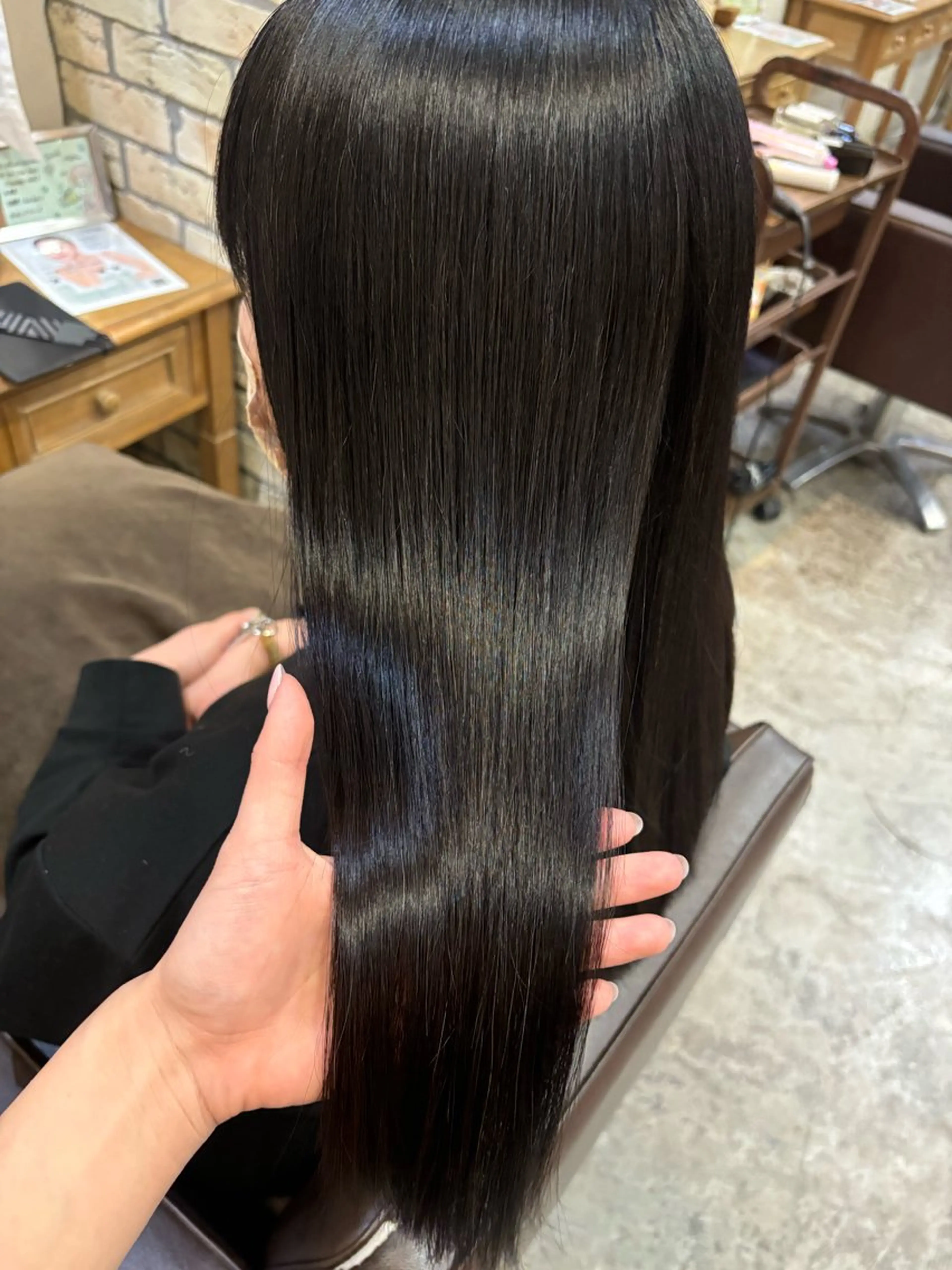 セミロング カット 縮毛矯正 トリートメント 髪質改善特化🫧韓国 🇰🇷amiruのヘアスタイル