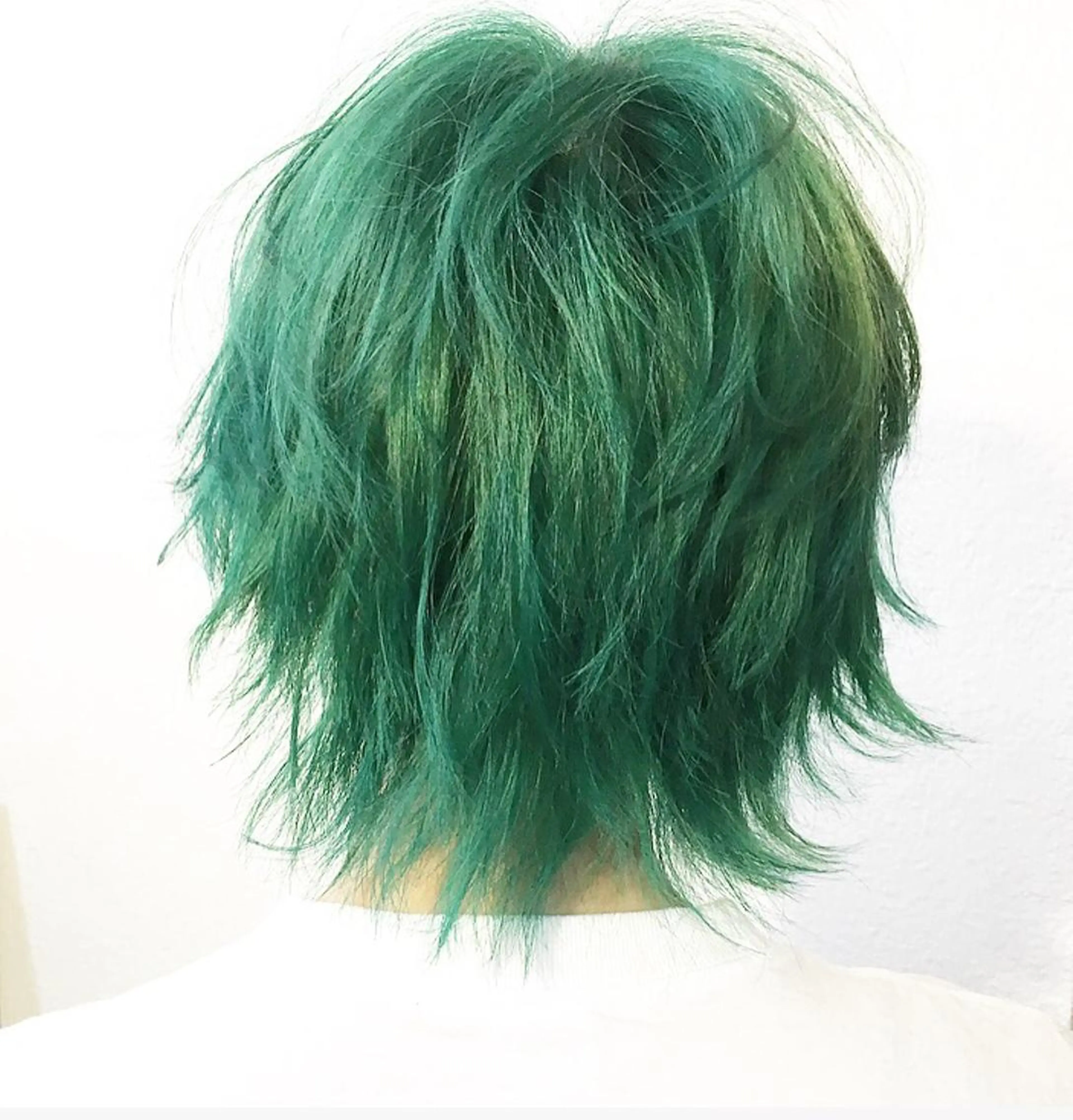 ショート カラー ブリーチ、パーマ 西部笑のヘアスタイル