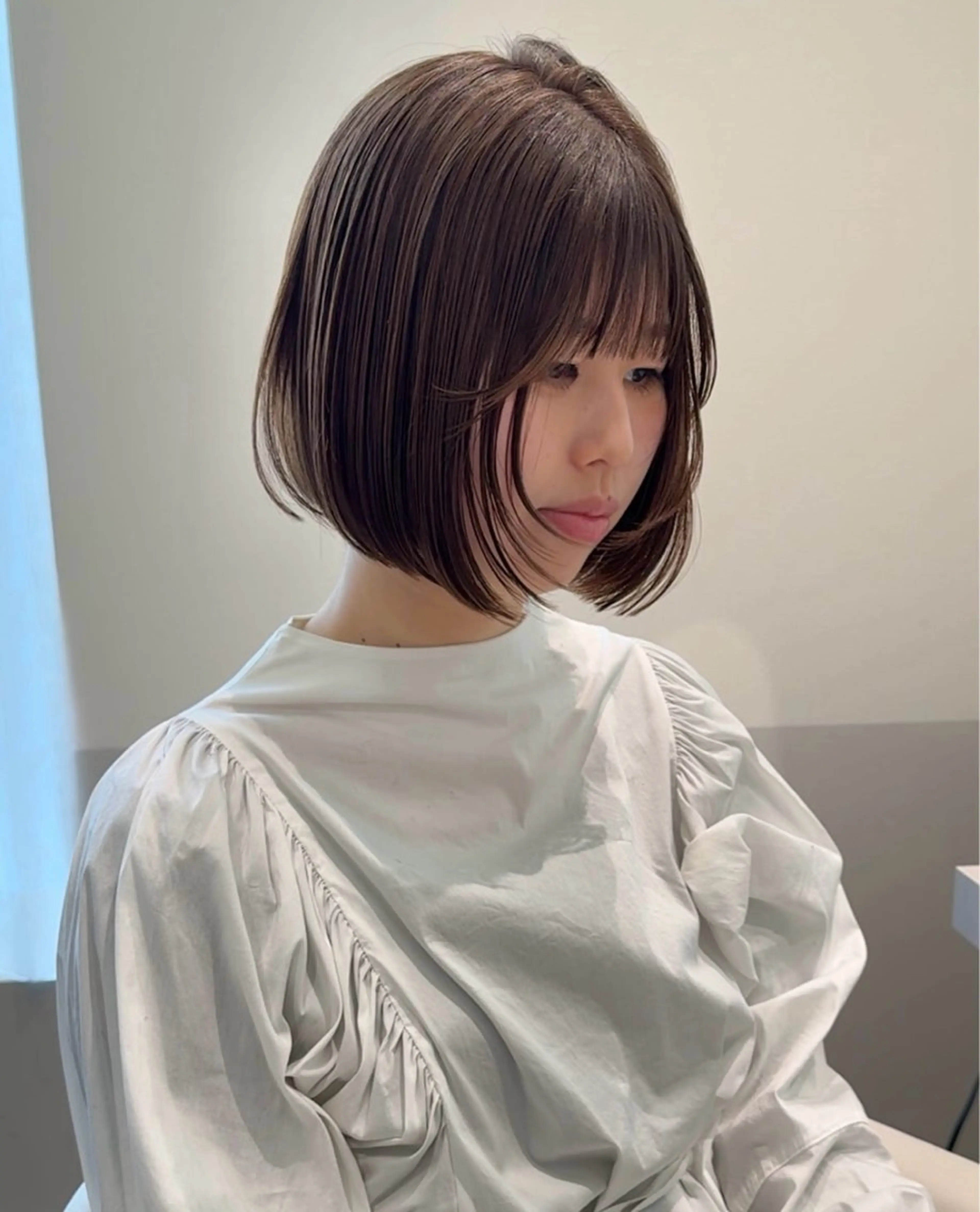 セミロング カラー layer bob / 透明感カラーのヘアスタイル