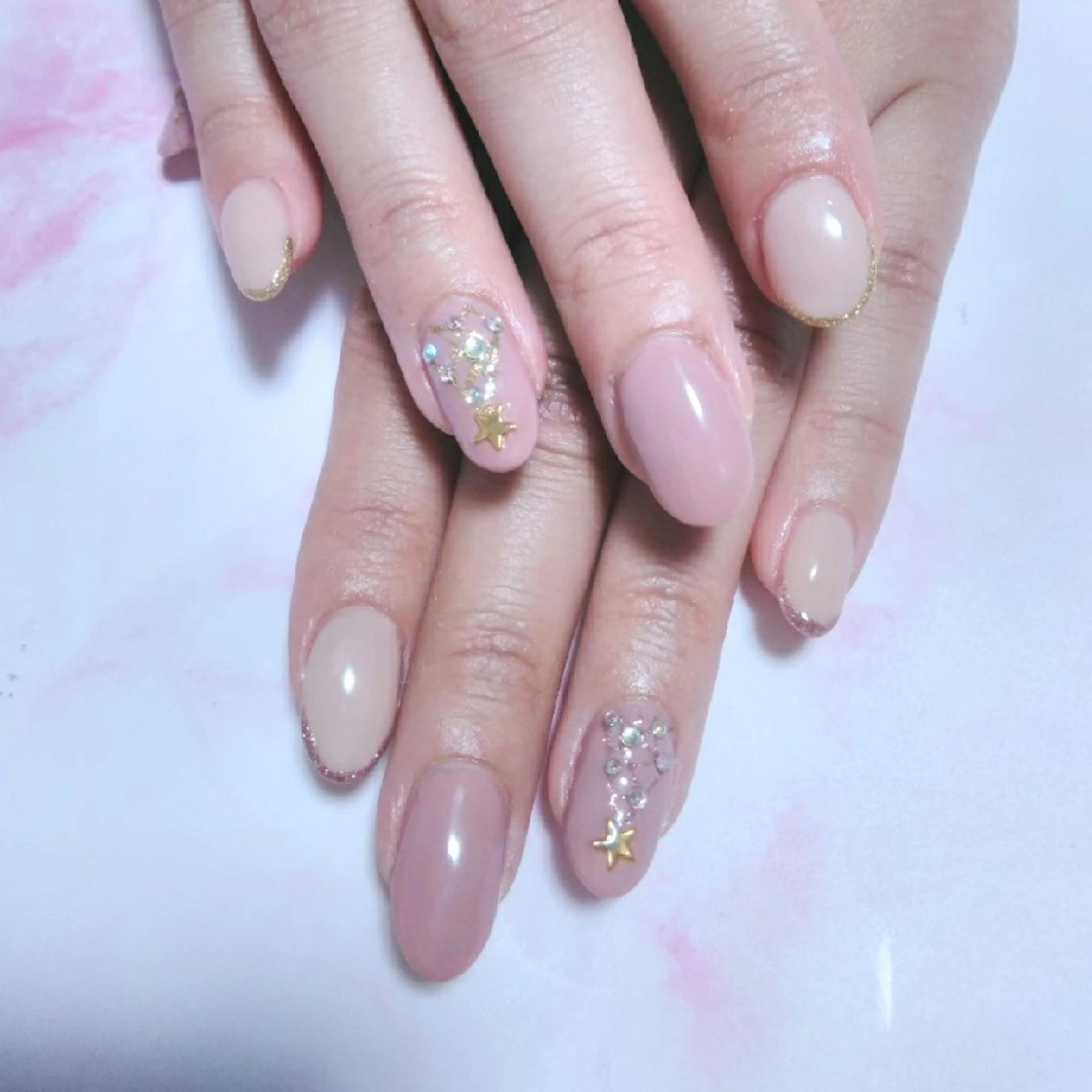 ネイル エステとネイル ローズコンフォートのネイルデザイン