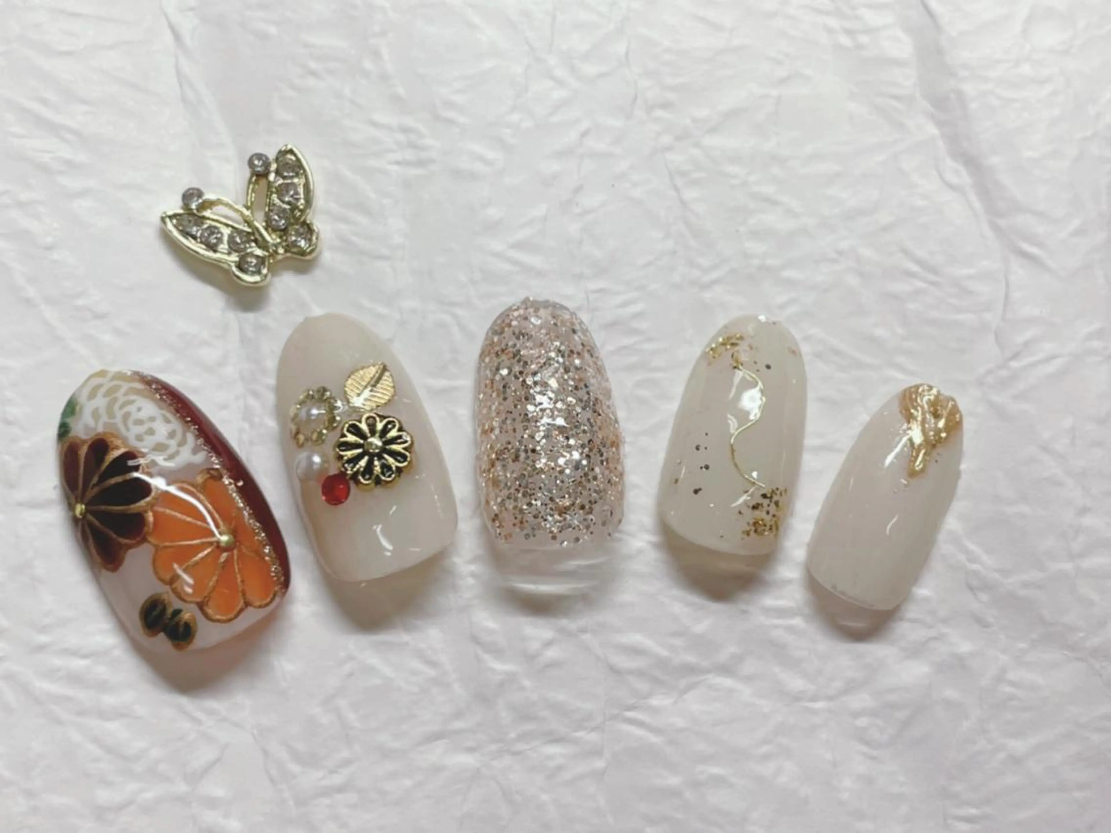 ネイル 成人式 芦辺 香奈のネイルデザイン