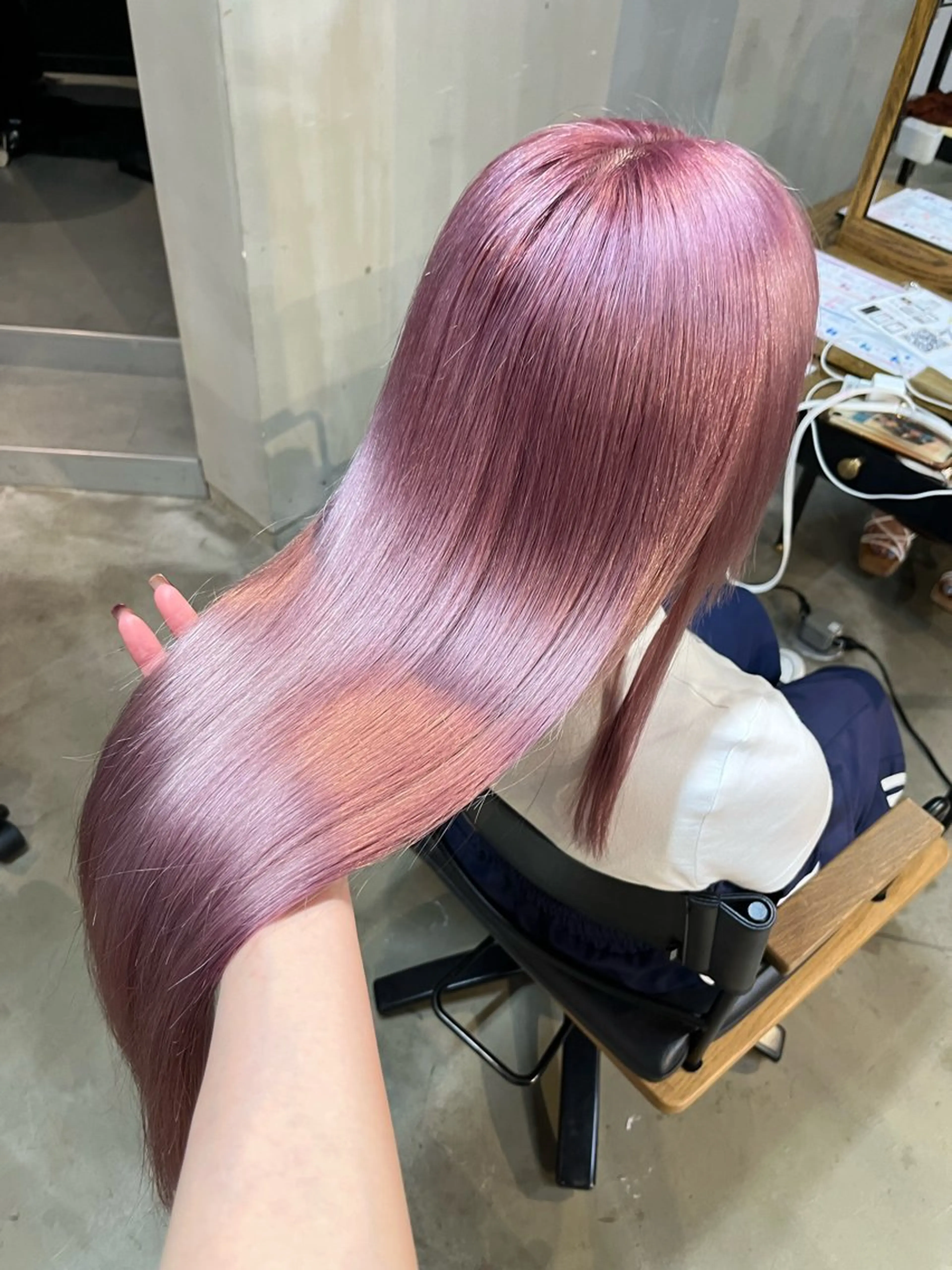 カラー ブリーチ ピンクカラー ヘアカラー 本木下朋花/髪質 改善×ダブルカラーのヘアスタイル