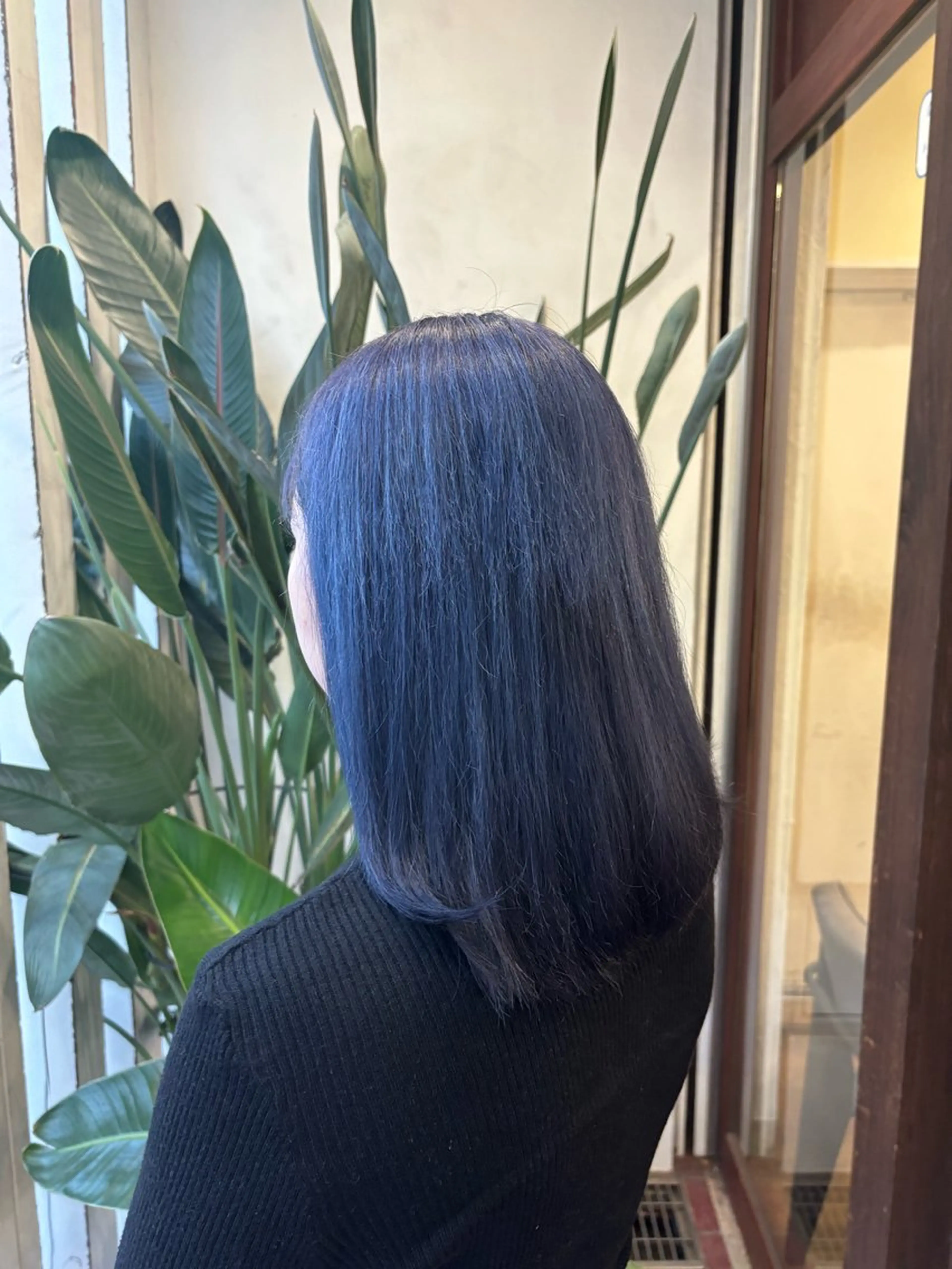 セミロング ブリーチ予約率90% 以上✨森山陽向のヘアスタイル