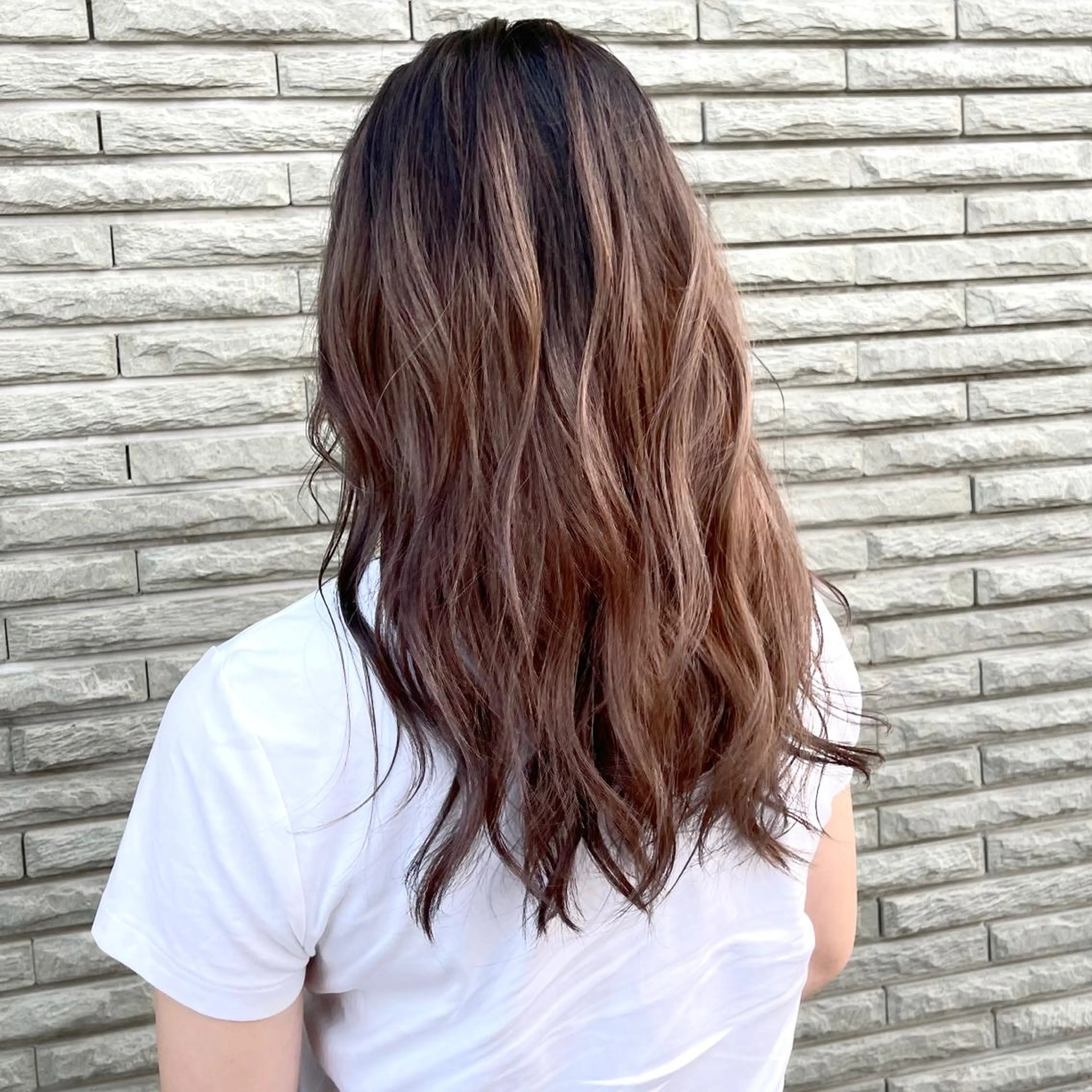 セミロング カラー ヘアアレンジ バレイヤージュ デザインカラー ハイライトカラー 外国人風カラー ハイライト アンドウ ユウ/ レイヤーカット/韓国のヘアスタイル