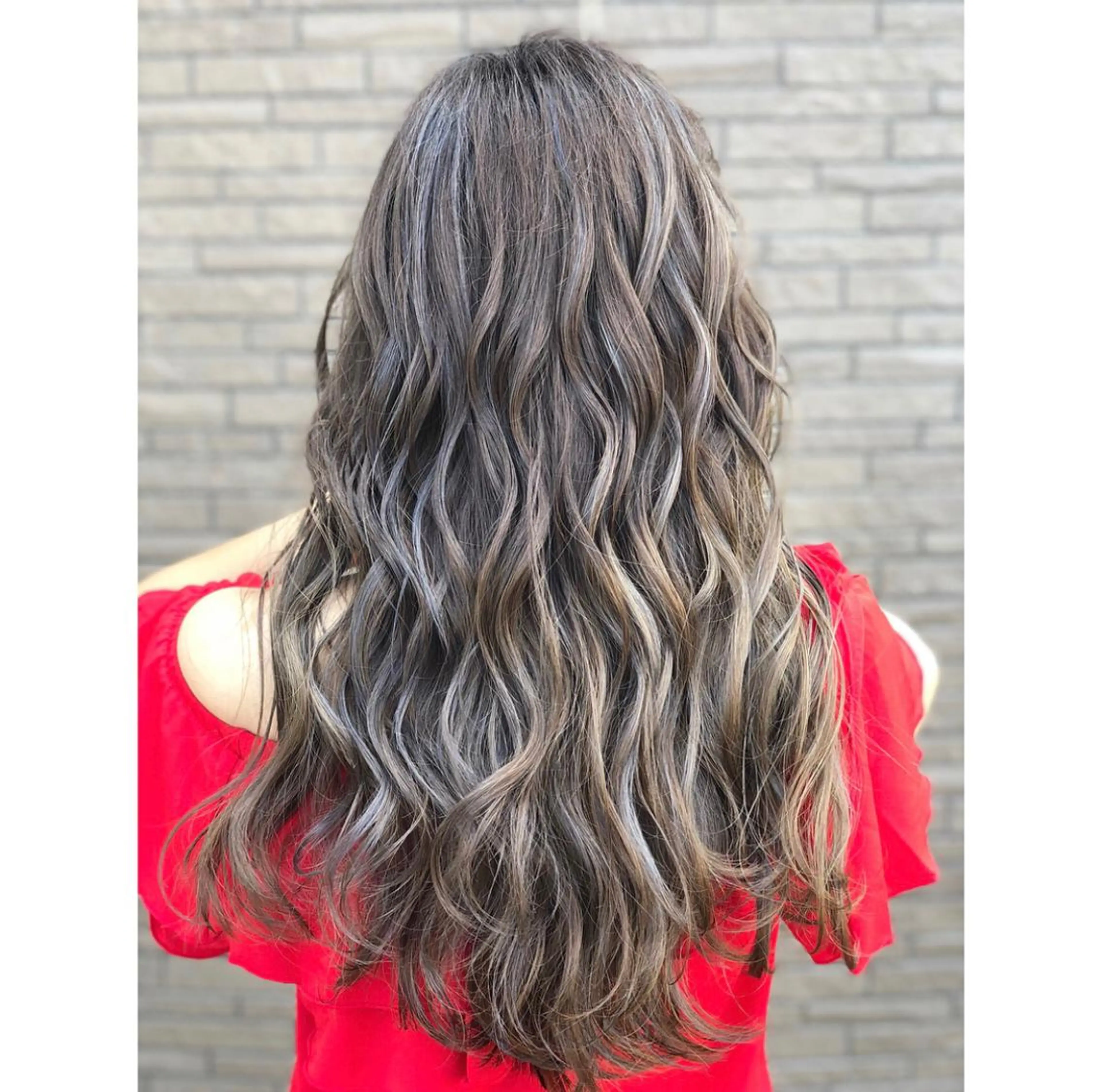 ロング カラー バレイヤージュ デザインカラー グラデーションカラー ハイライトカラー ハイトーンカラー アンドウ ユウ/ レイヤーカット/韓国のヘアスタイル