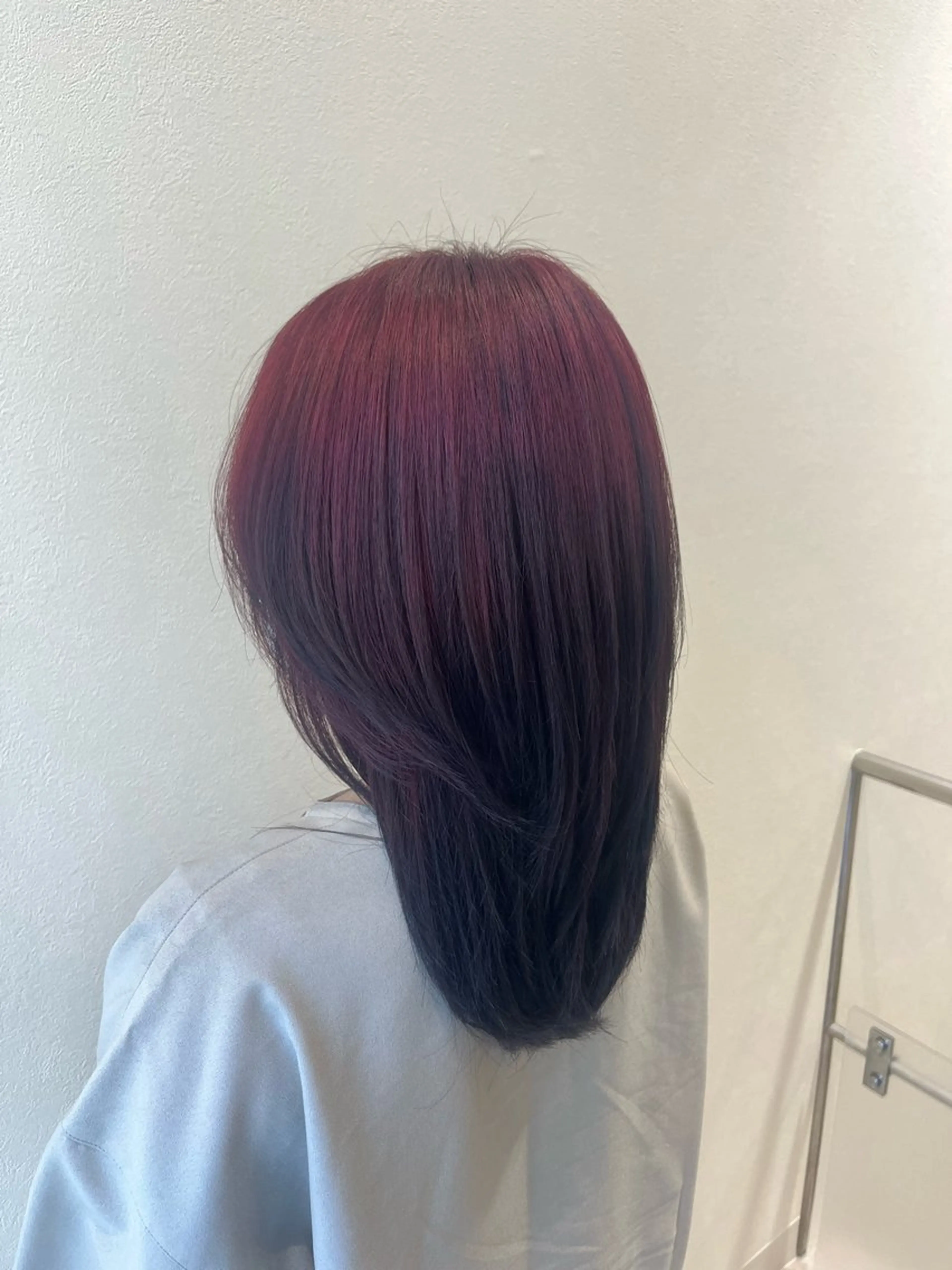 セミロング カラー ボルドーカラー ヘアカラー 杉田 凜のヘアスタイル