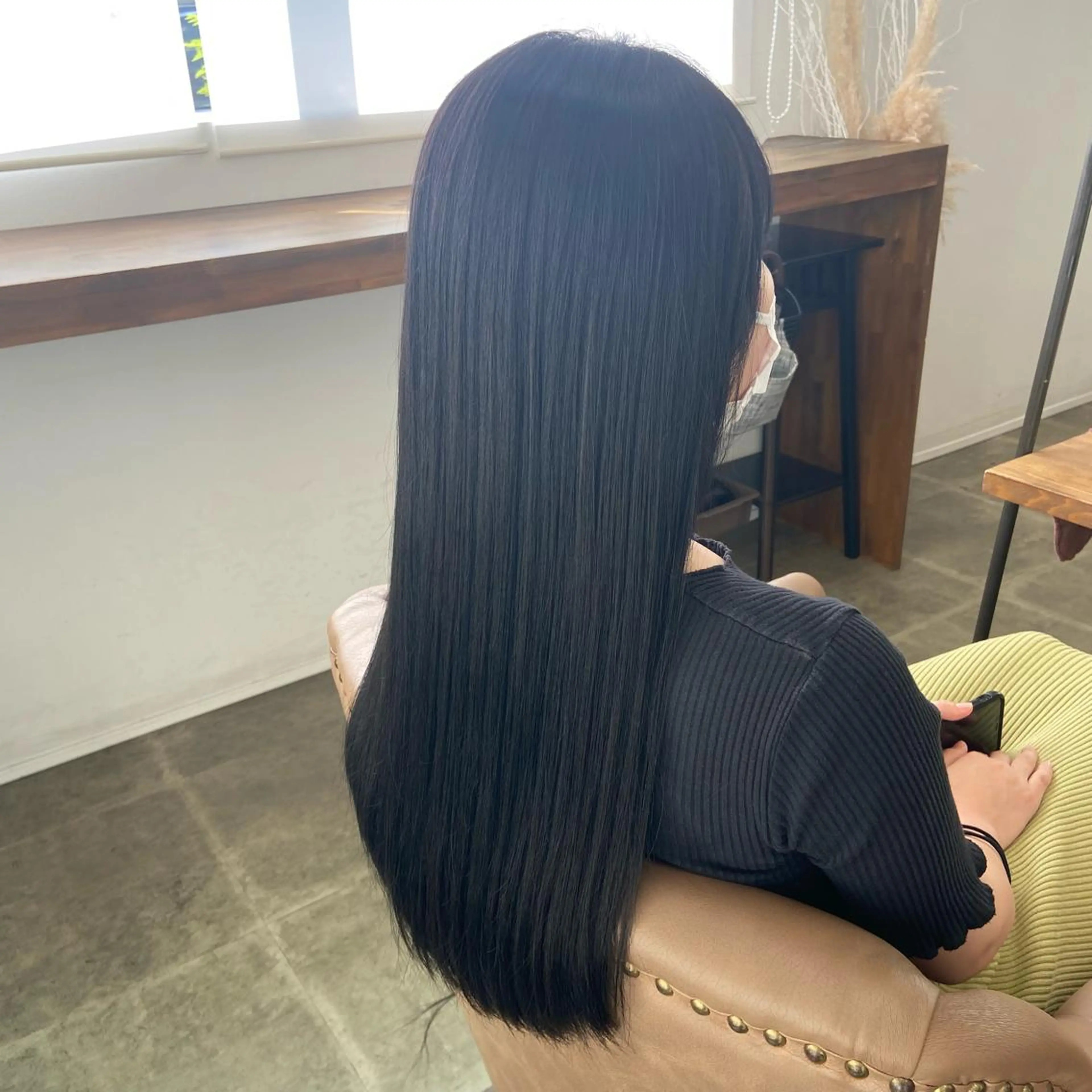 ロング カラー 黒髪 ブルーカラー ブルーブラック 学生 松本 玲菜のヘアスタイル