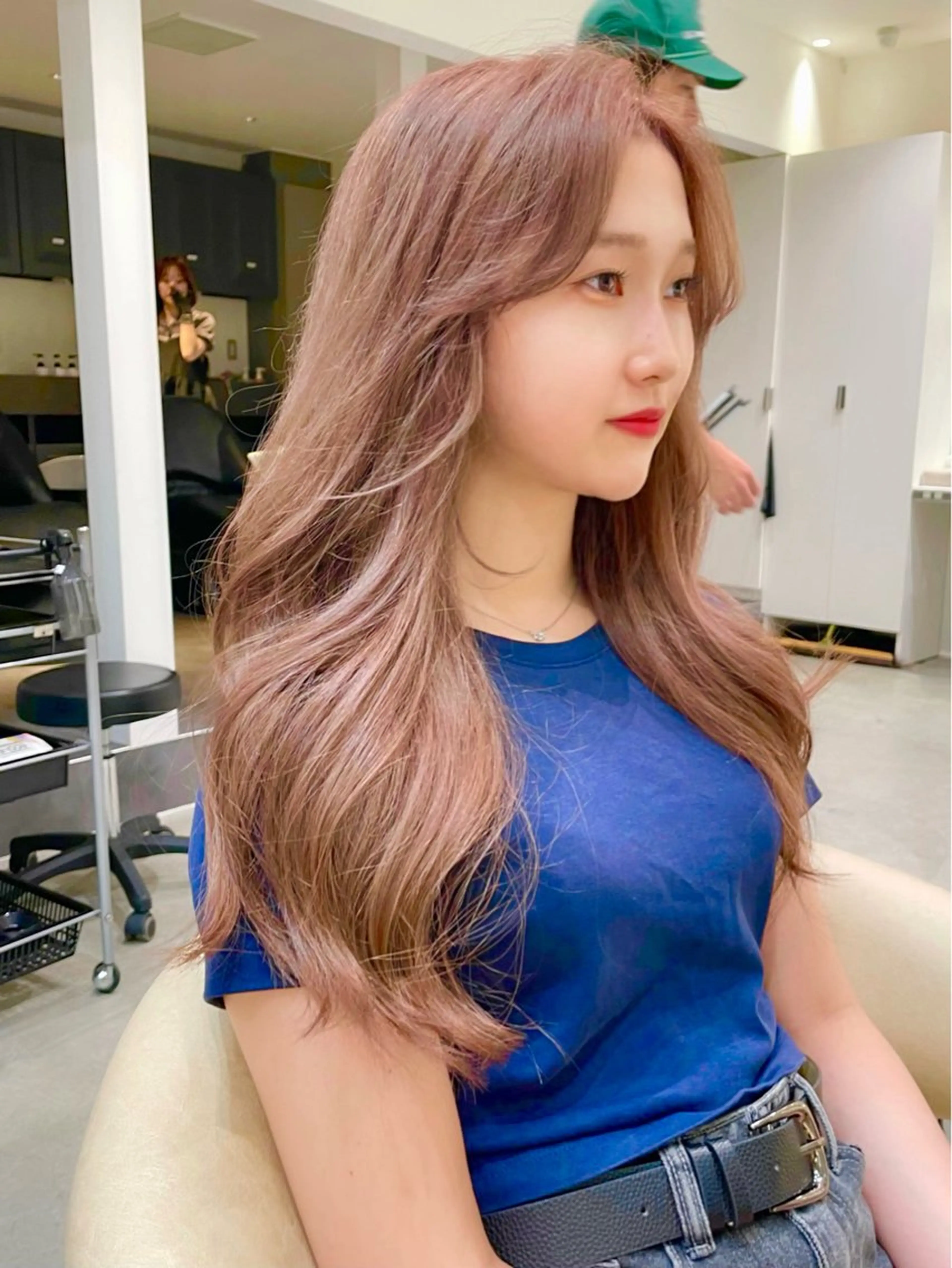 ロング カラー ロングレイヤー ハイトーンカラー 韓国風ヘア レイヤーカット ロング カット ヘアカラー トリートメント 本田 奈穂美のヘアスタイル