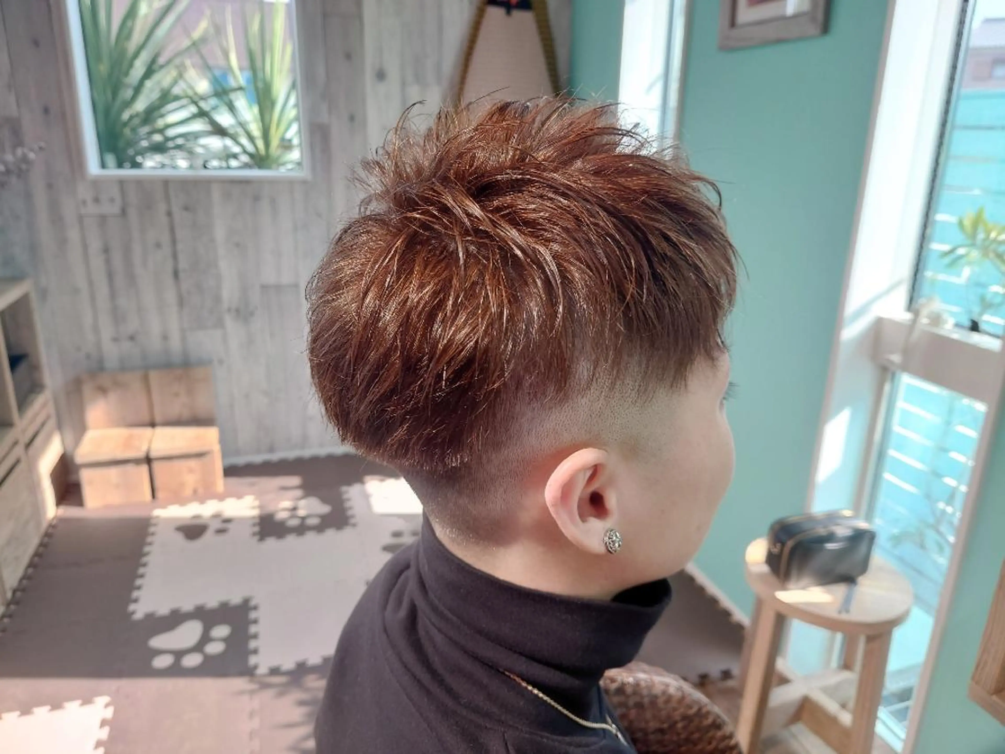 ショート カラー ブラウンカラー くせ毛 カット ヘアカラー DIFFUSIO (ディフュージオ)所属・伊藤 新のヘアスタイル