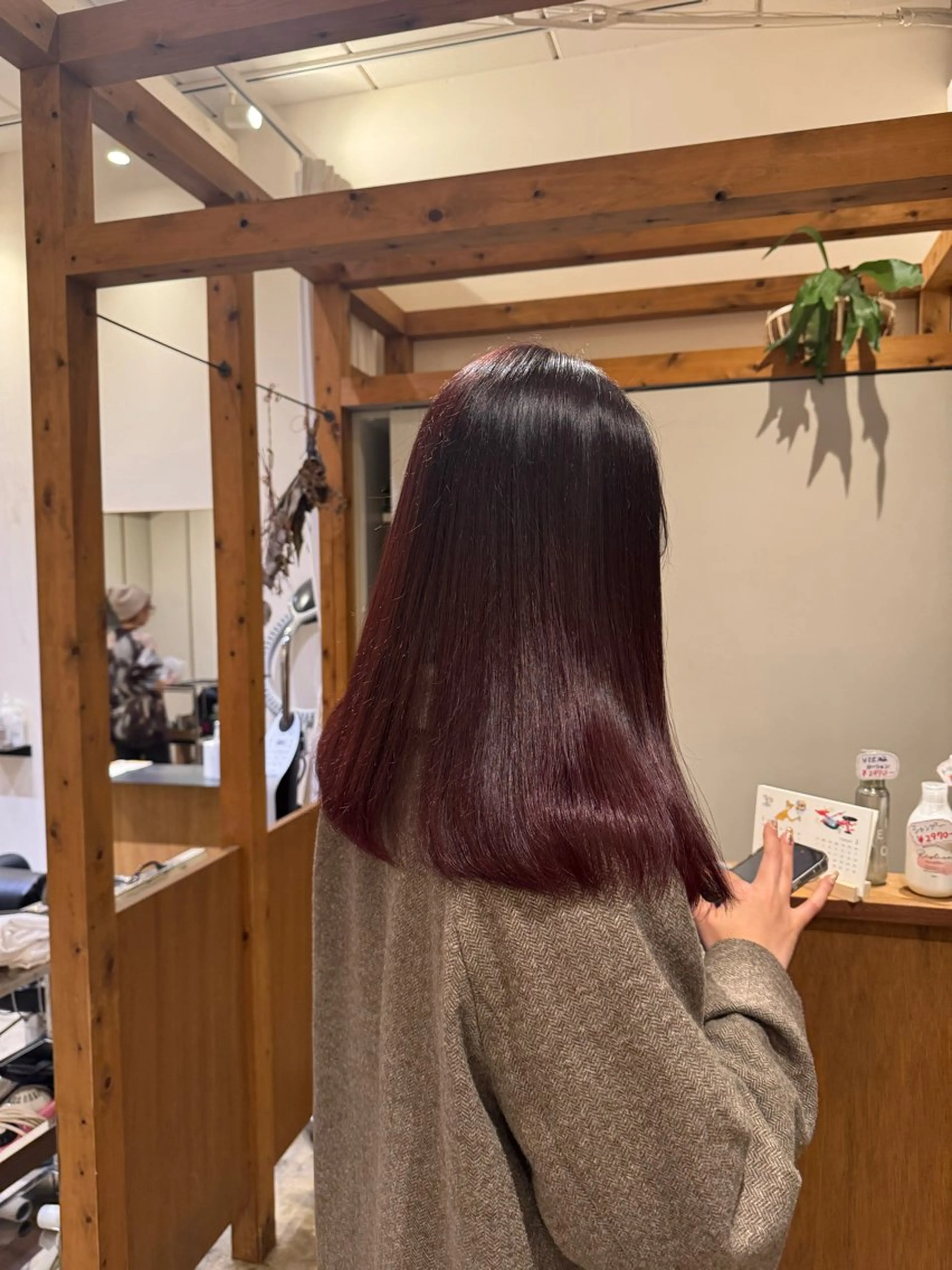 セミロング カラー レッドカラー カット ヘアカラー トリートメント ENIF　大島 芽生のヘアスタイル