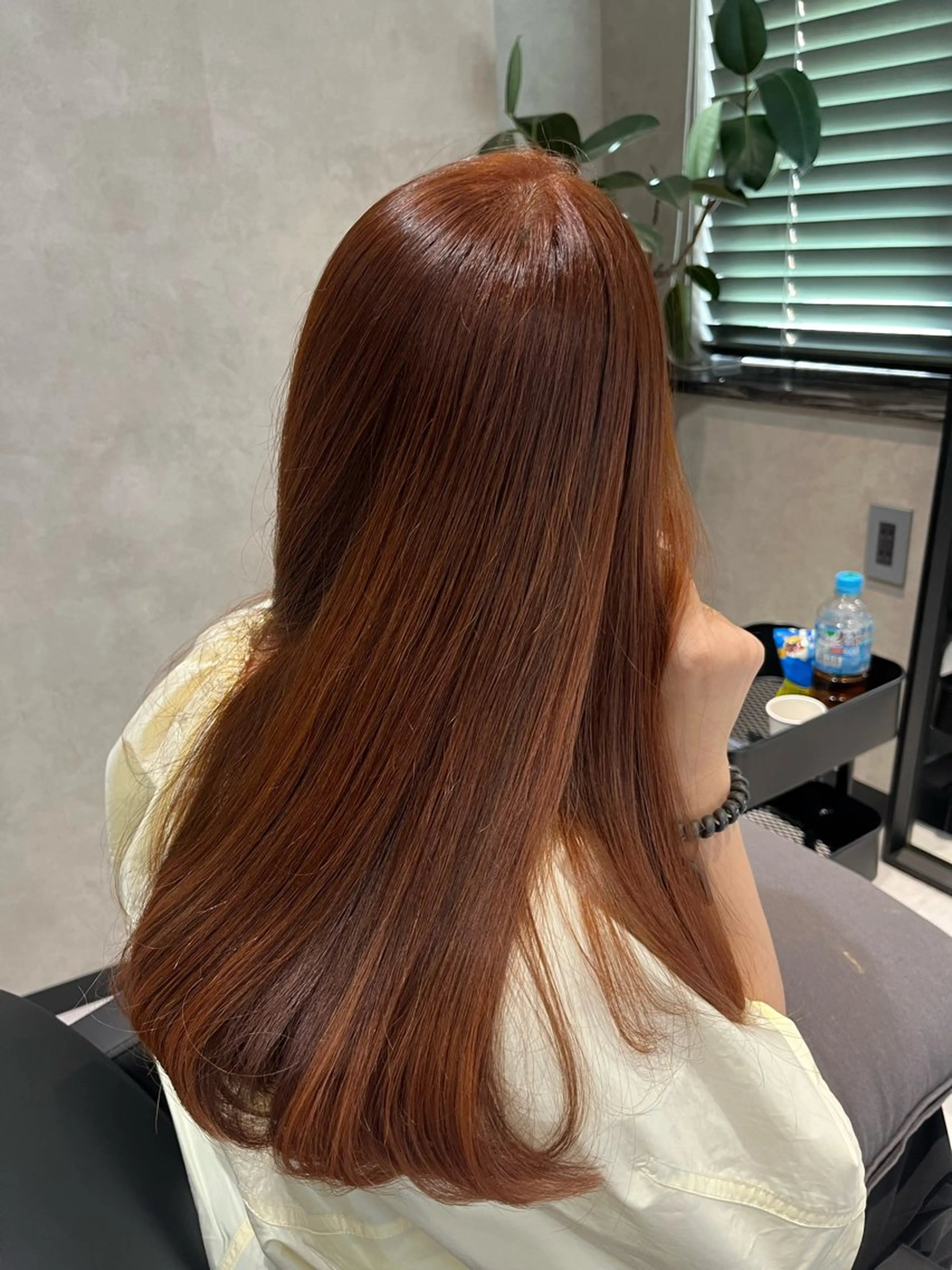 セミロング カラー オレンジ room肥後橋所属・room ヨネヤマのヘアスタイル