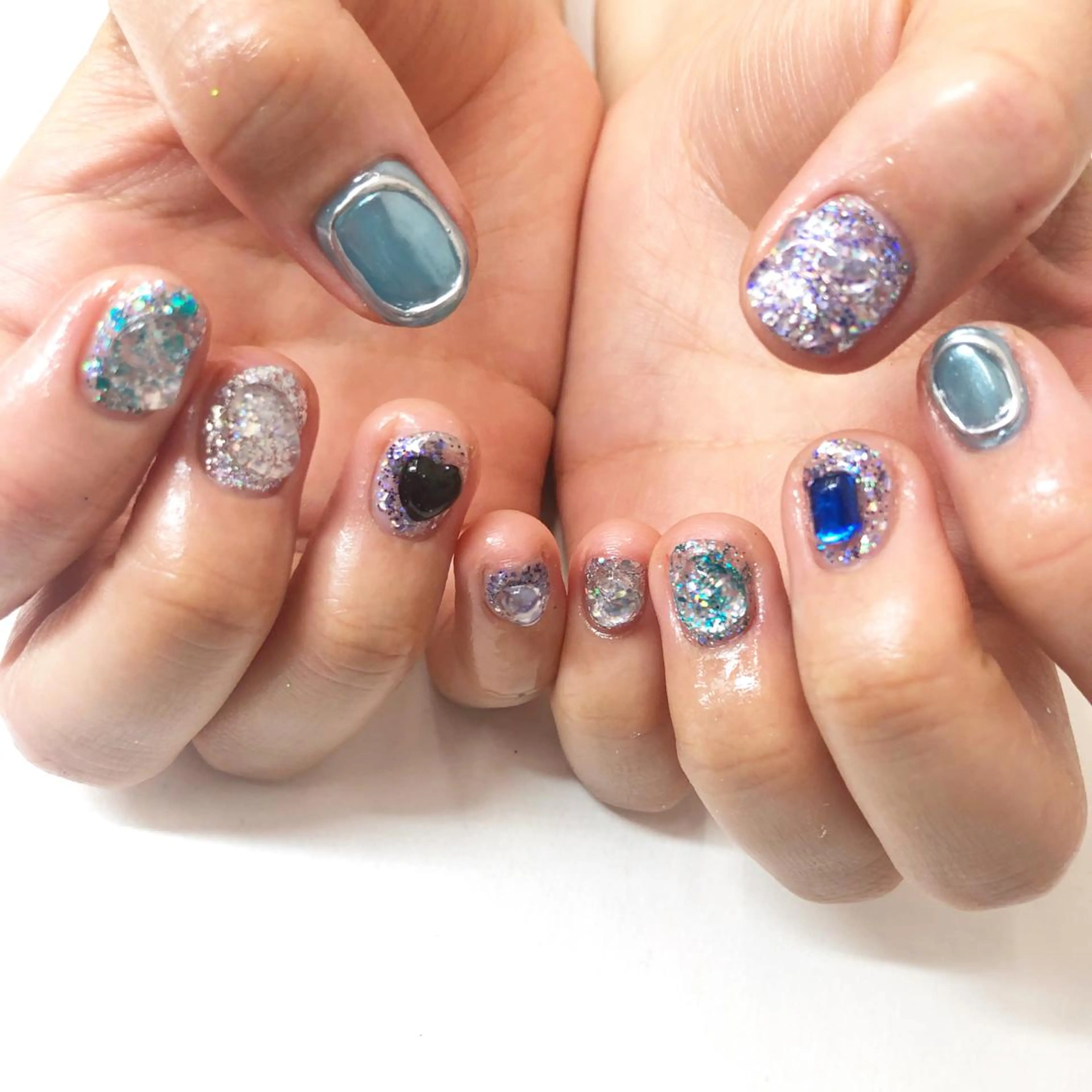 ネイル ブルー ラメ(グリッター) ハンドネイル フットネイル Minami 🍓のネイルデザイン
