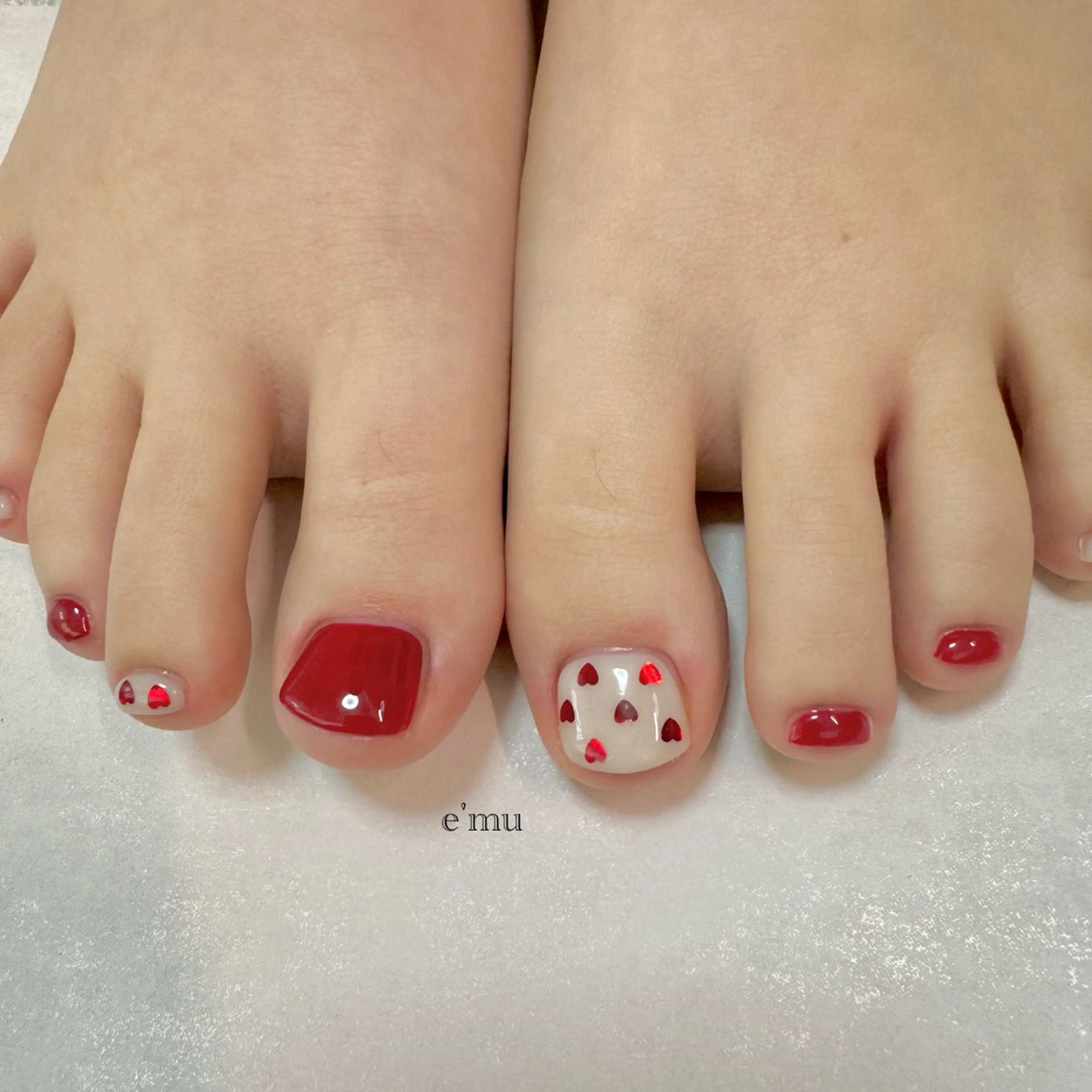 ネイル フットネイル ハート ハンドネイル フットネイル nail salon e'mu💐のネイルデザイン