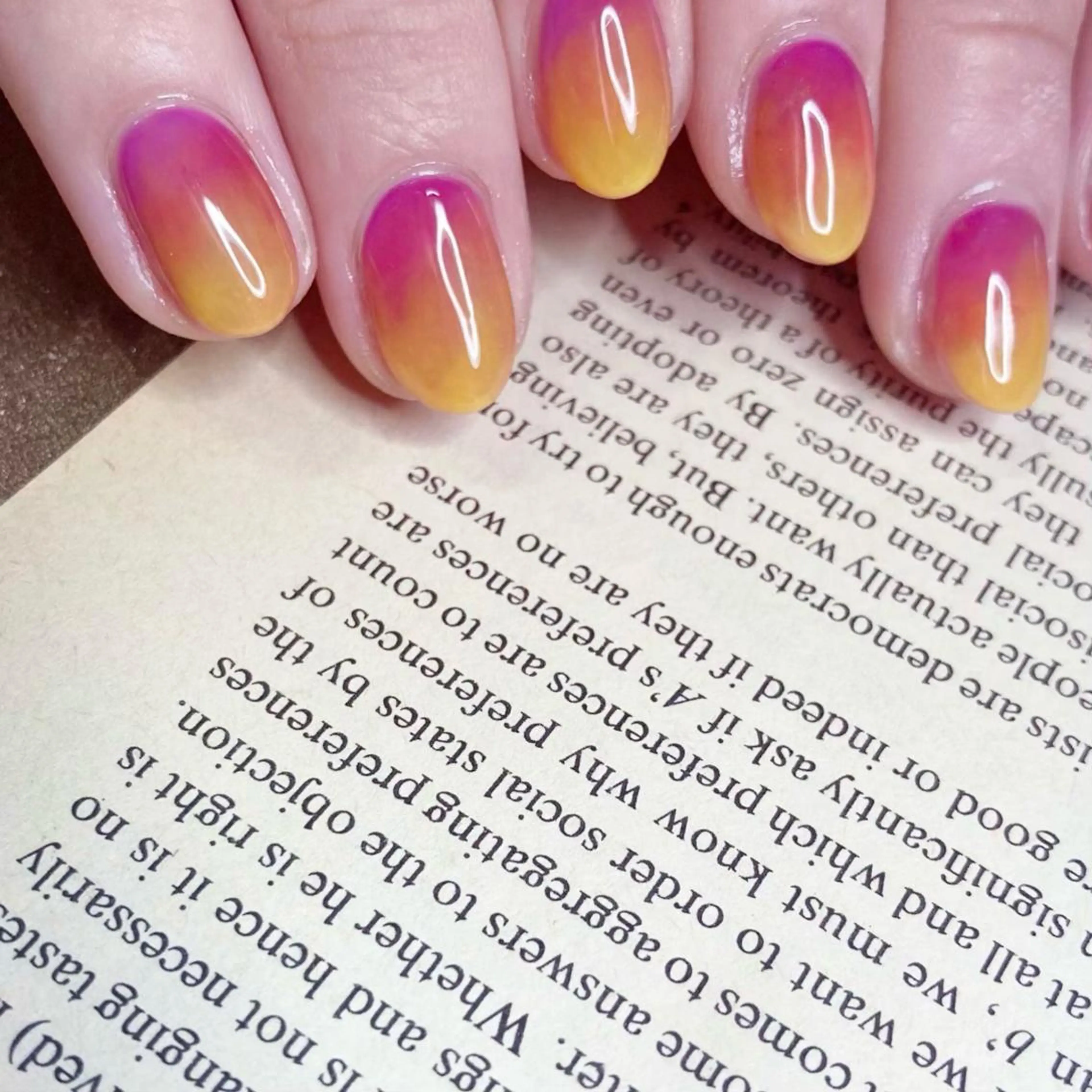 ネイル NOIROUGE所属・NOI ROUGEのネイルデザイン