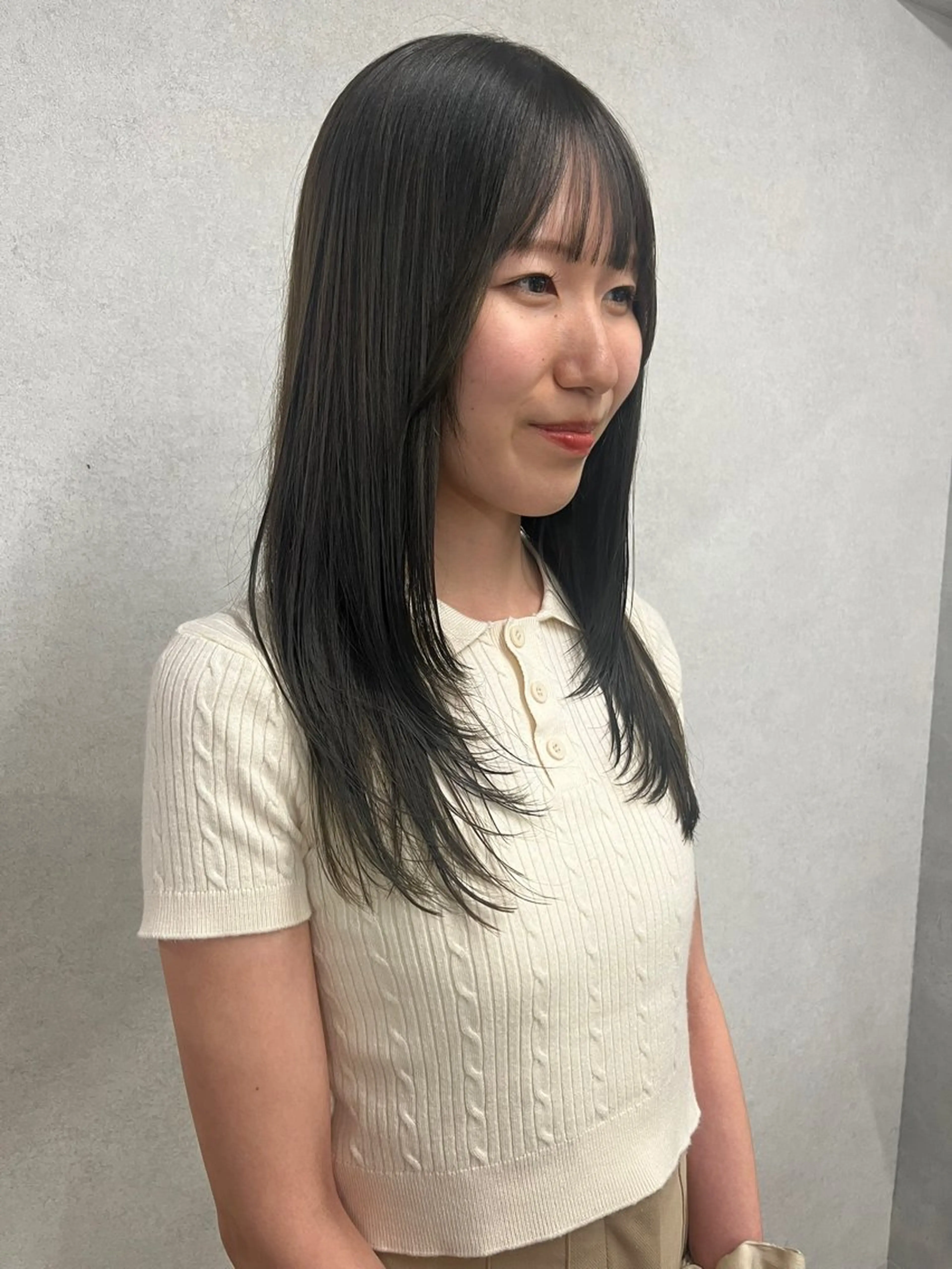 ロング カラー ブラウンカラー オリーブブラウン レイヤーカット anon Loemのヘアスタイル