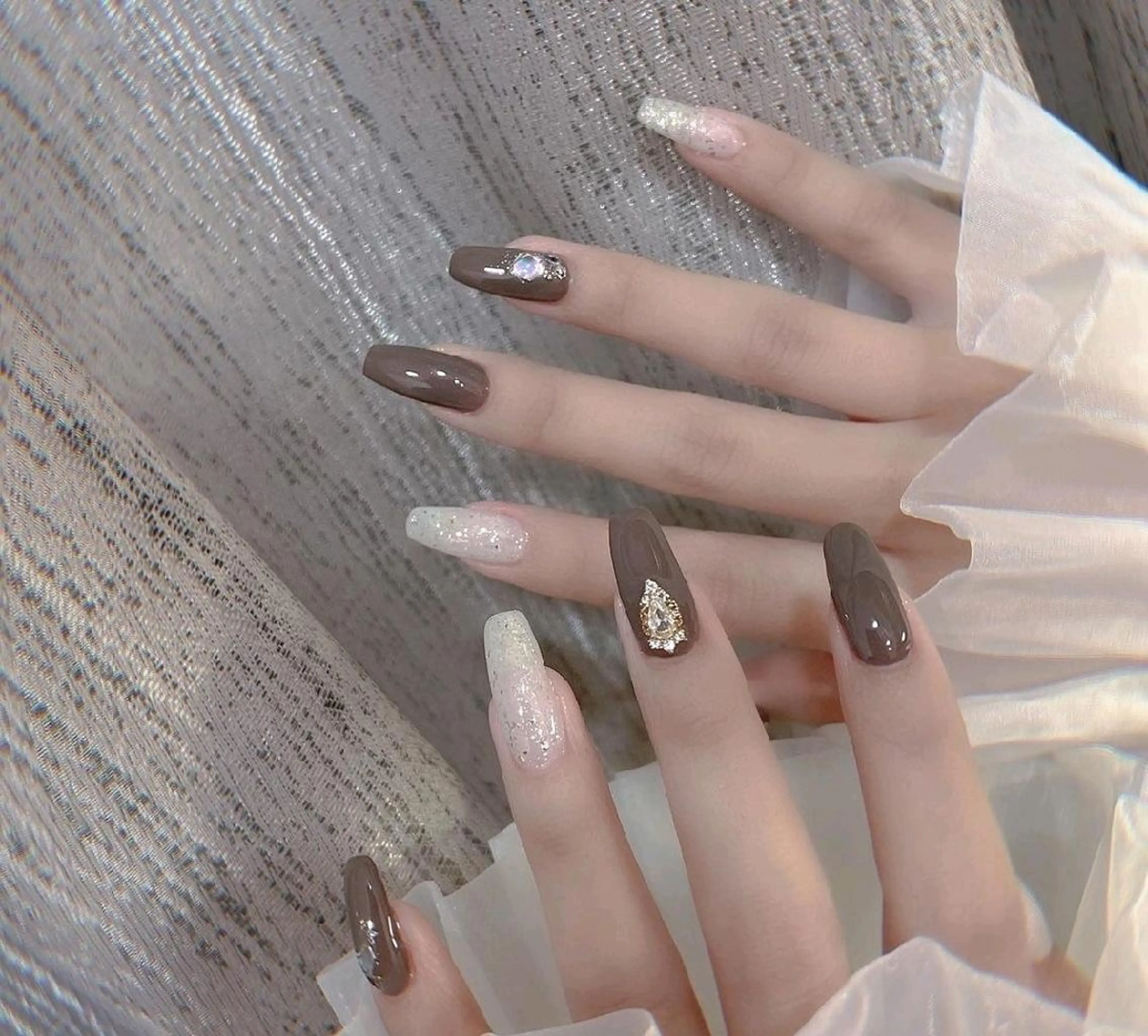 ミディアム ネイル ネイリストゆか💅 長さだし、深爪矯正のネイルデザイン