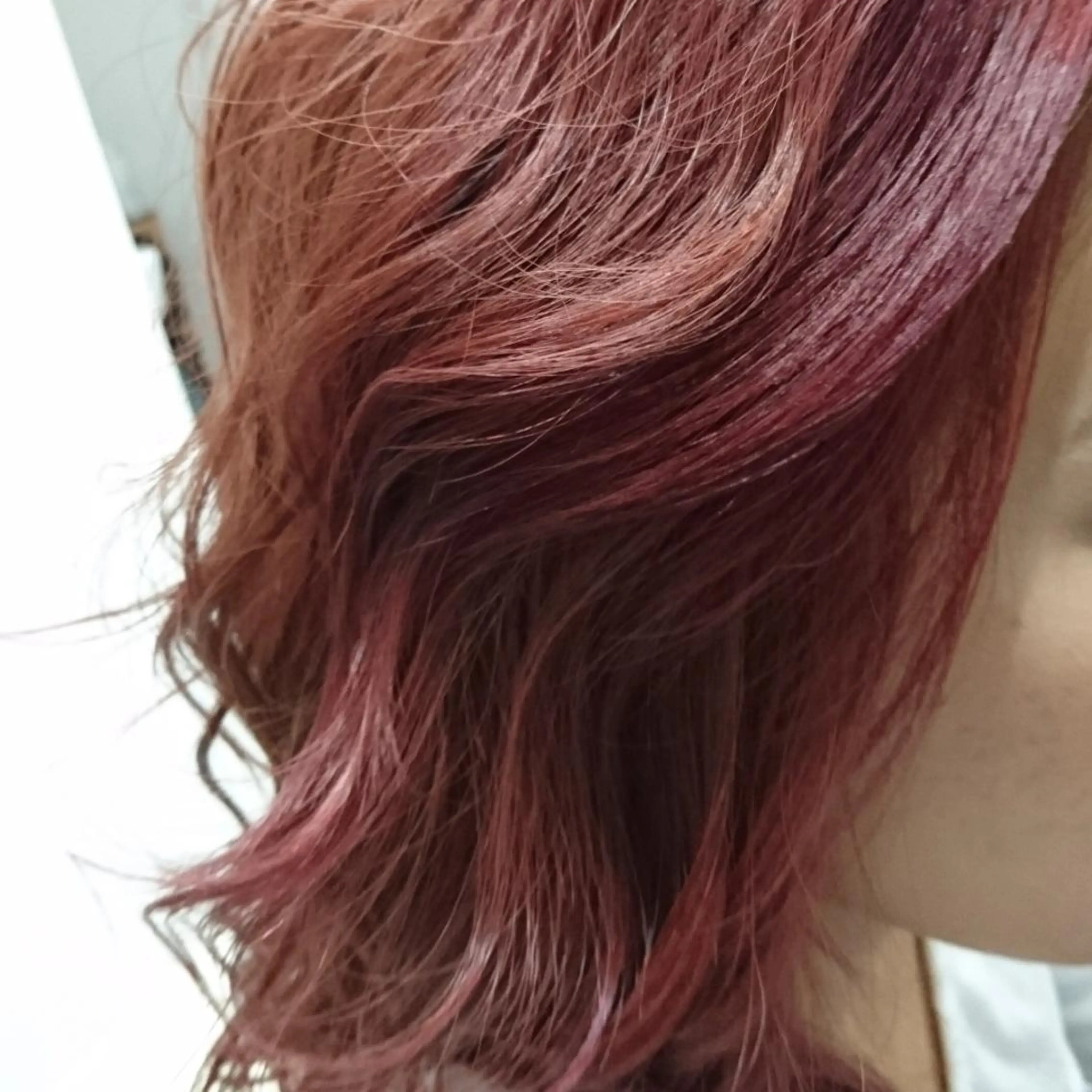 カラー ミディアム スマイリーヘアビーチ  のヘアスタイル