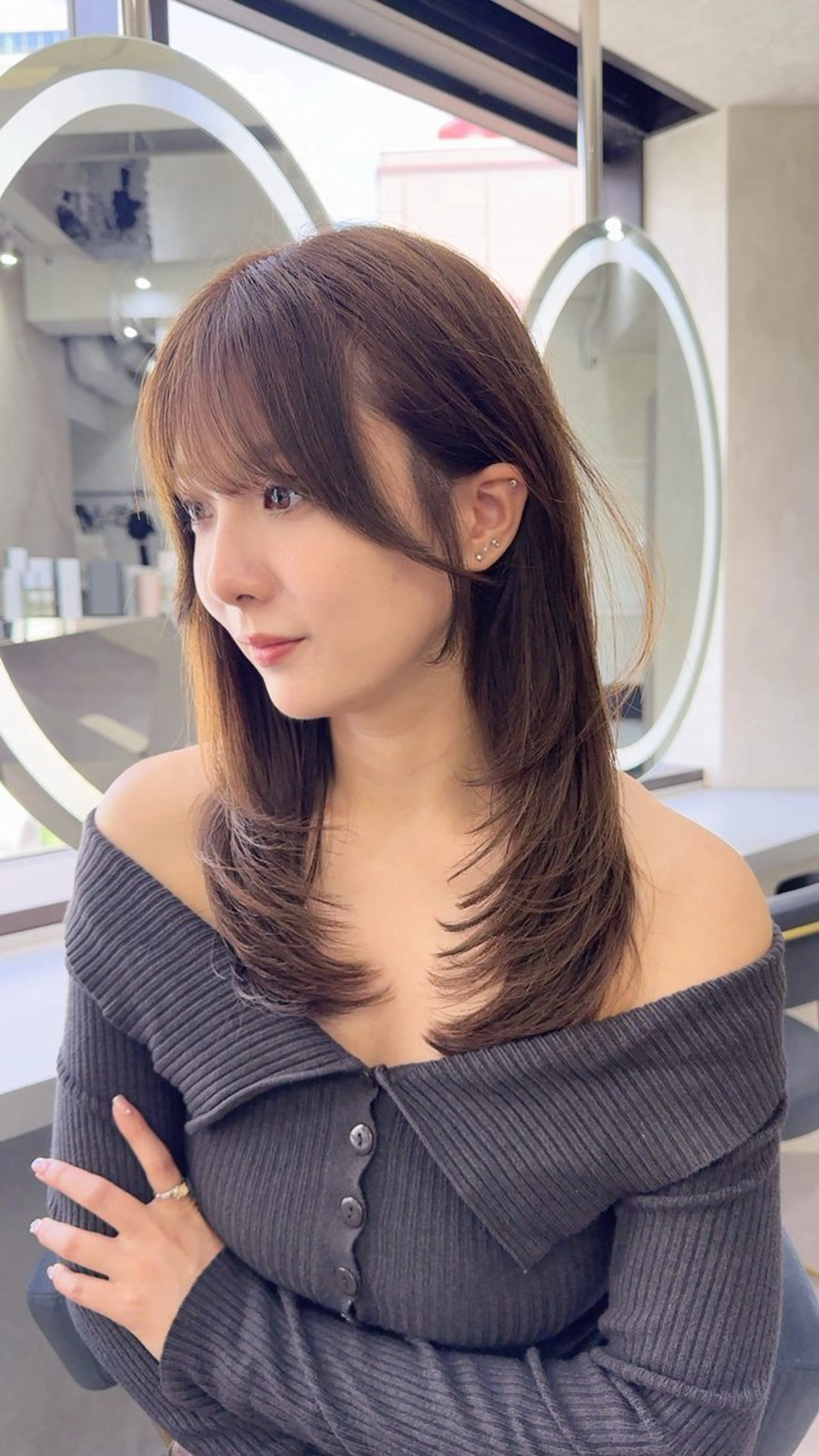 ミディアム レイヤーと顔まわり 大好き❣️関口拓馬のヘアスタイル