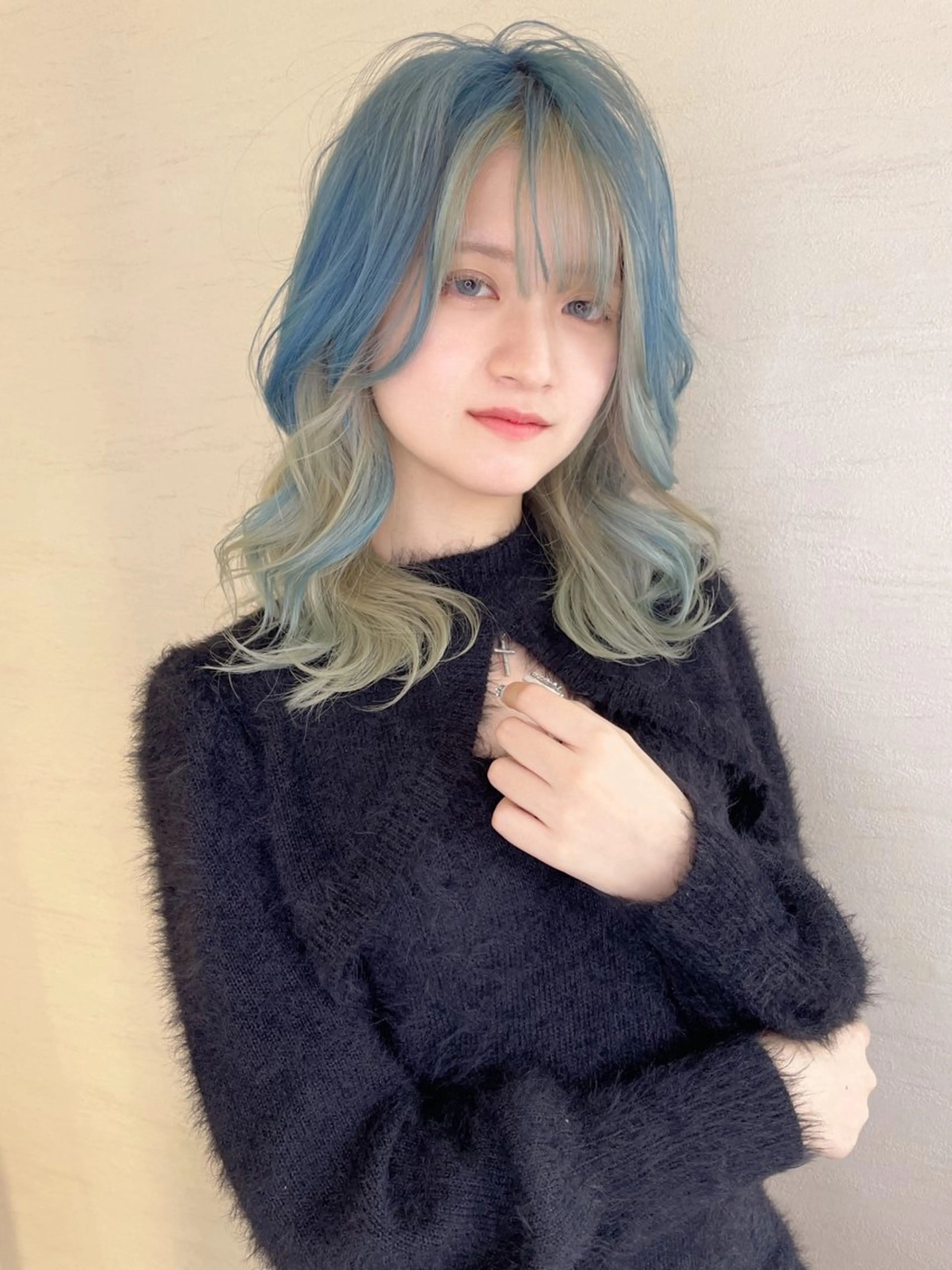 ロング カラー ベージュカラー ブリーチ ダブルカラー グレージュ ミルクティーベージュ 個室サロンLOUIMADNA栄店所属・髪質改善美容師 個室サロン白金厚哉のヘアスタイル