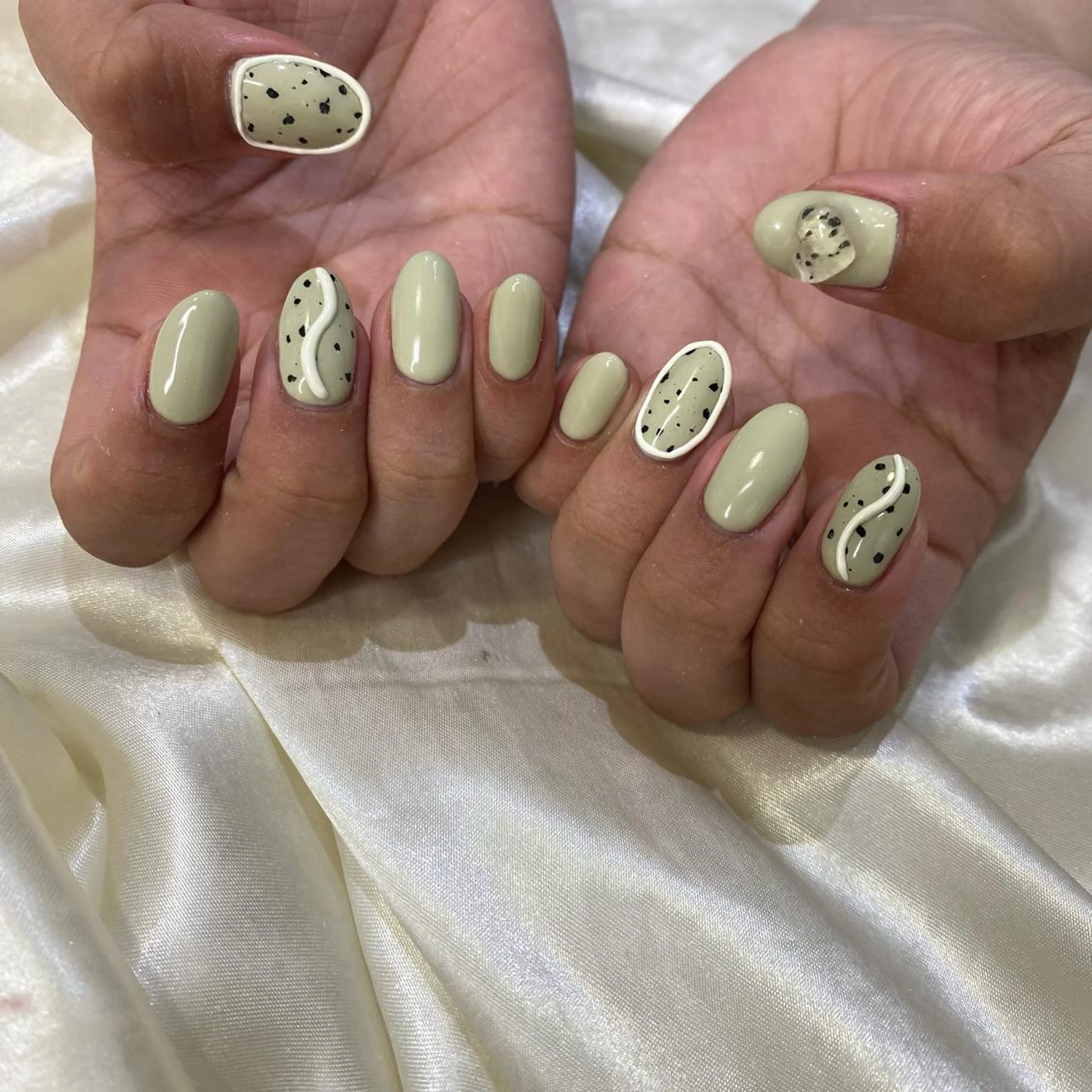 ネイル ハンドネイル 西岡 杏のネイルデザイン