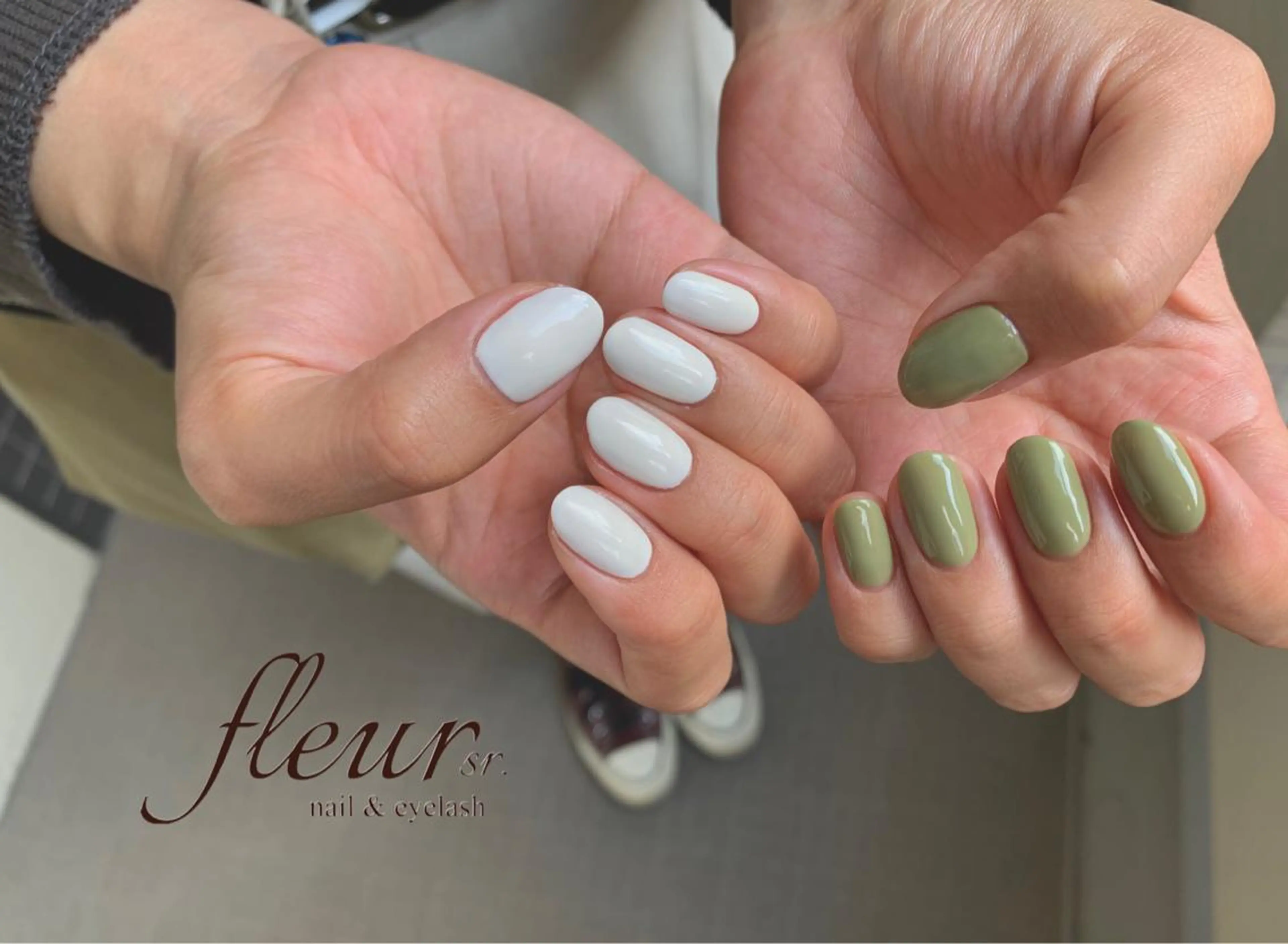 ネイル ホワイト atore つかさのマツエク・マツパデザイン